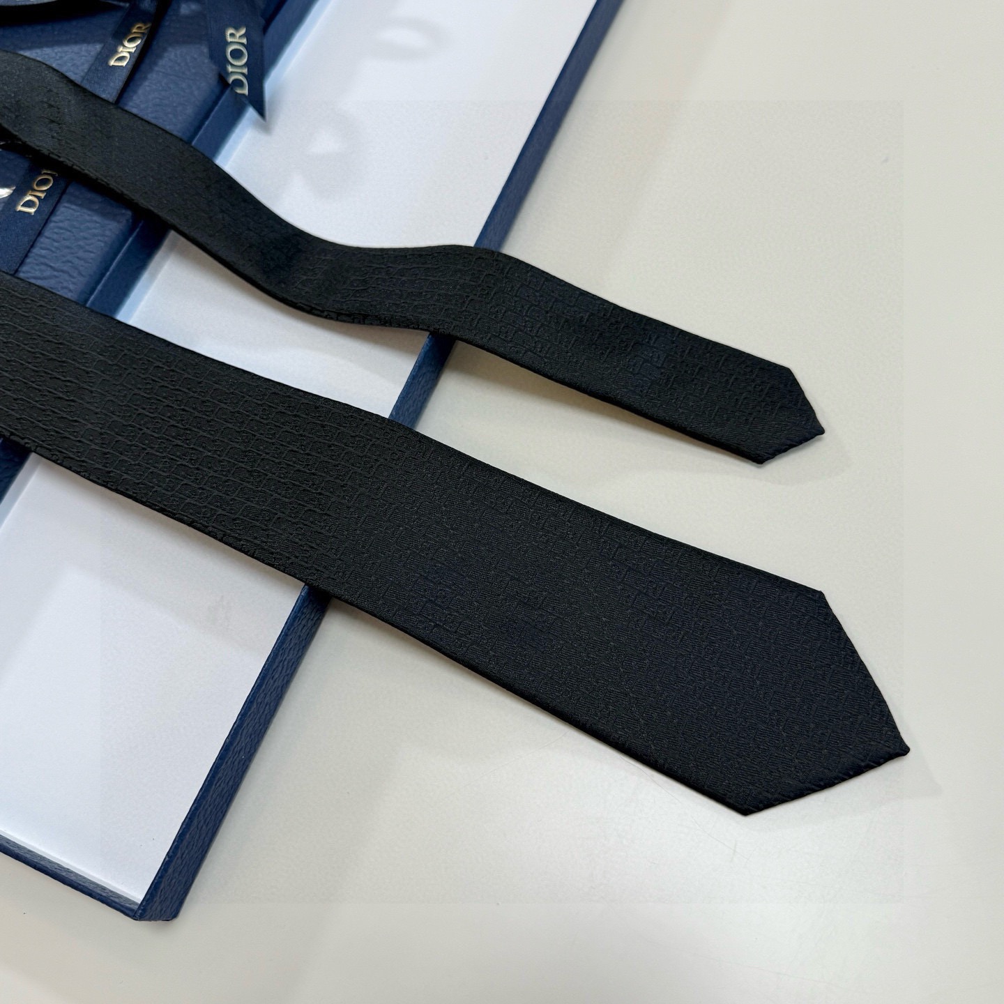 🌾爆款到Dior新款领带 💖💖👔👔Dior男士【Do字母印花领带】，稀有😻😻展现精湛手工与时尚优雅的理想