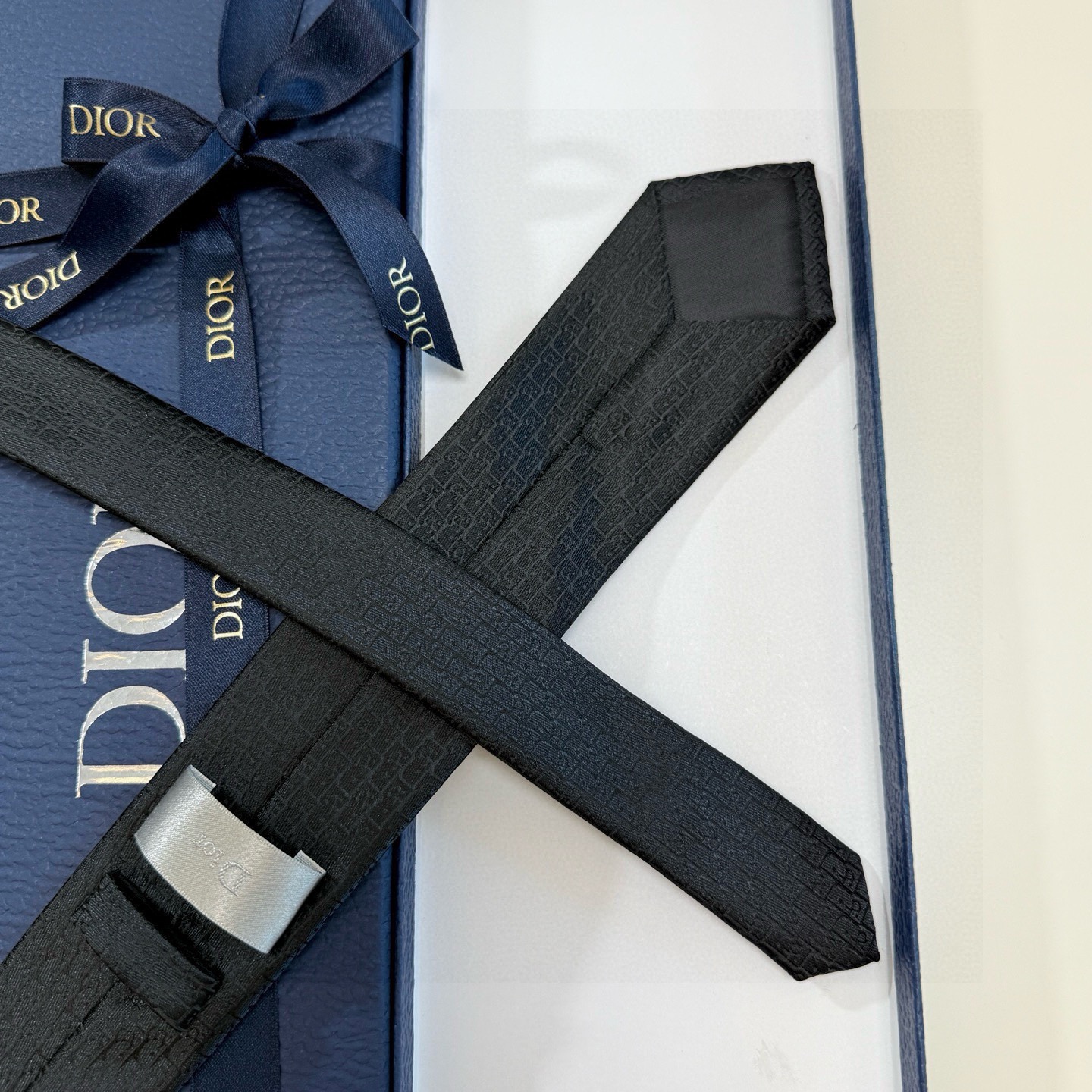 🌾爆款到Dior新款领带 💖💖👔👔Dior男士【Do字母印花领带】，稀有😻😻展现精湛手工与时尚优雅的理想