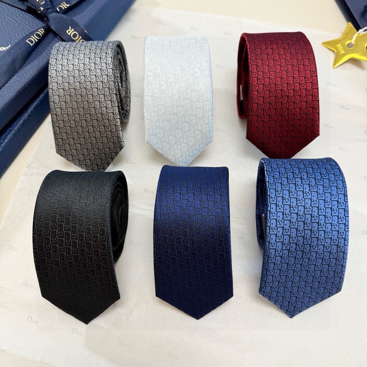 🌾爆款到Dior新款领带 💖💖👔👔Dior男士【Do字母印花领带】，稀有😻😻展现精湛手工与时尚优雅的理想