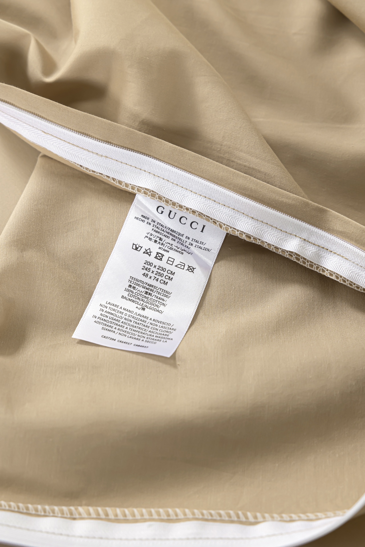 Gucci Haute Couture Maison Lifestyle Luxury Home Decor Blanket Tableware 8