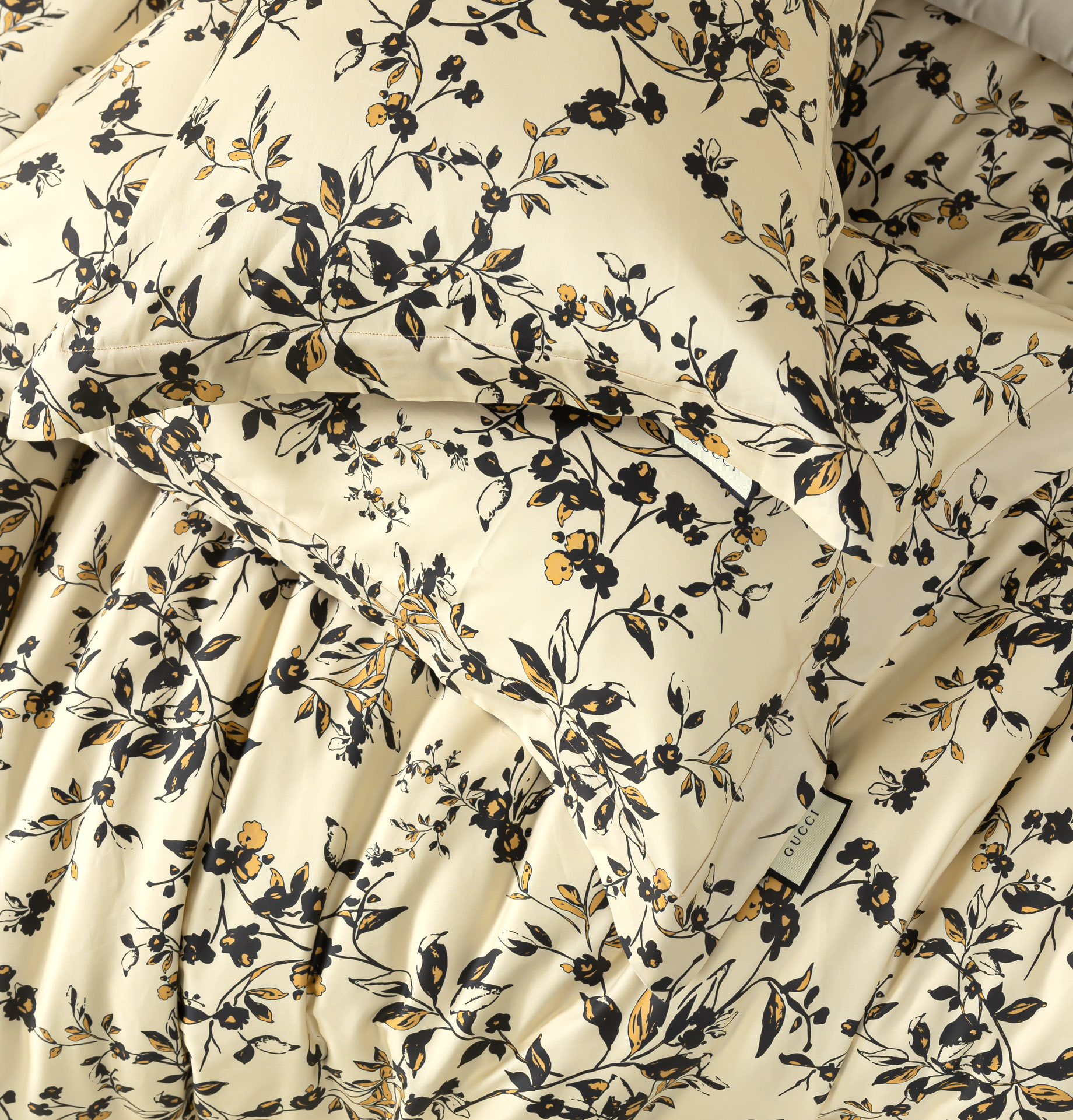 Gucci Haute Couture Maison Lifestyle Luxury Home Decor Blanket Tableware 7