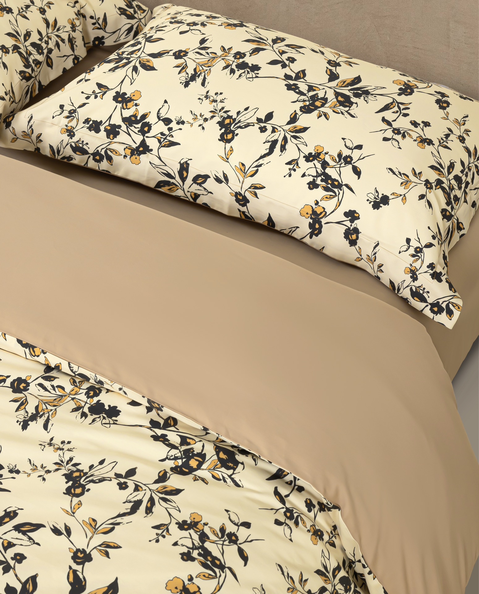 Gucci Haute Couture Maison Lifestyle Luxury Home Decor Blanket Tableware 4