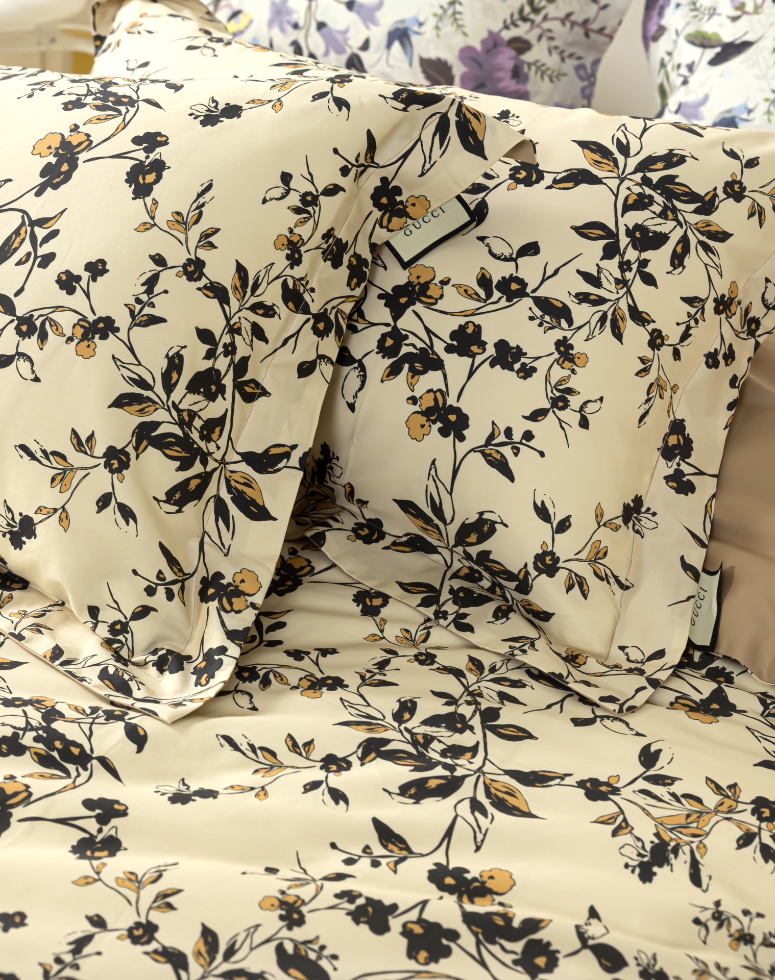 Gucci Haute Couture Maison Lifestyle Luxury Home Decor Blanket Tableware 9