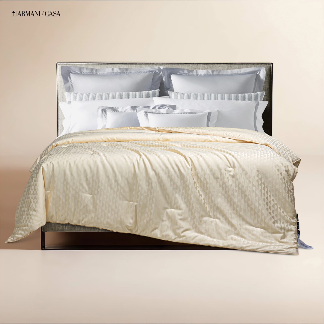 Armani ENGLAND - SABBIA Collection Silk Autumn/Winter Duvet - Comprehensive