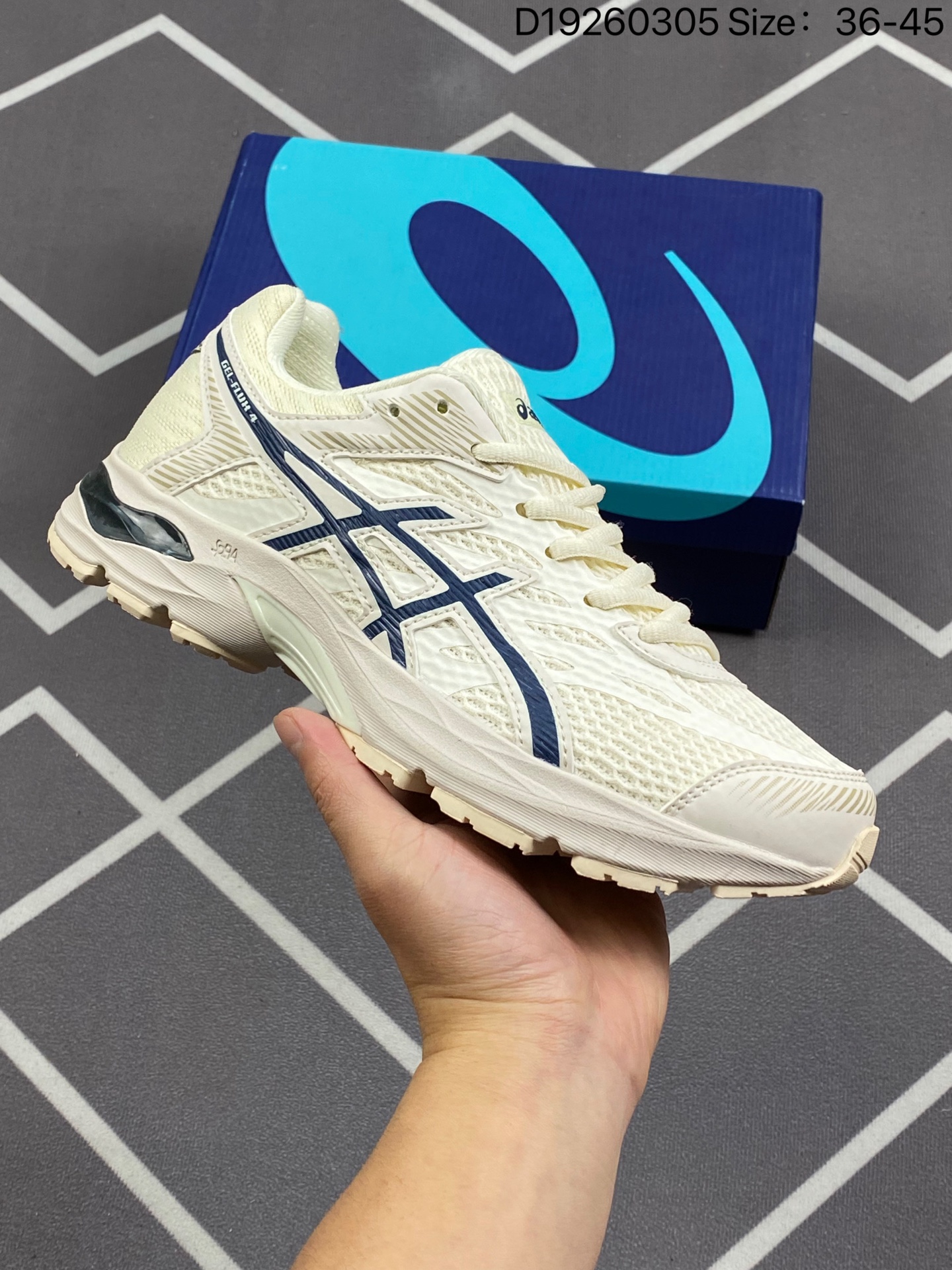 日本专业跑鞋品牌-亚瑟士/Asics Nimbus 25 雨云25代超顶级轻量化运动有氧慢跑鞋.原装XZ实战版#原标半码制#全新原装数据开发人体工学一体式轻质贾卡双层编织鞋面,针织高弹性鞋舌+贴合感鞋领结构#内嵌独家原装真PureGel缓震胶🆚区别市面充货版本❌#全掌FF BLAST PLUS棉感中底#原厂配比AHAR橡胶,兼顾抓地及耐久性底片❗ 货号:1011B621-401 编码:D19260305