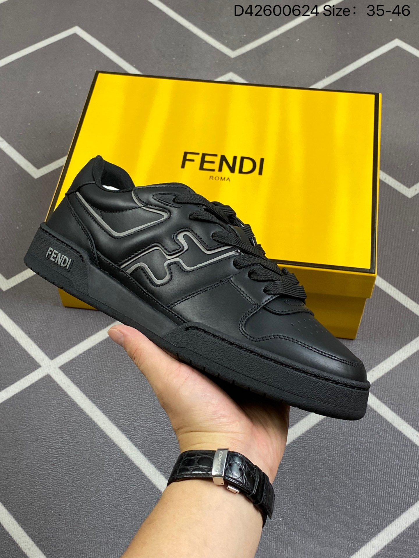 300 A2 广东原装品质 芬迪 Fendi Flair Leather Sneaker Low 弗莱尔系列低帮运动板鞋“皮革生胶”