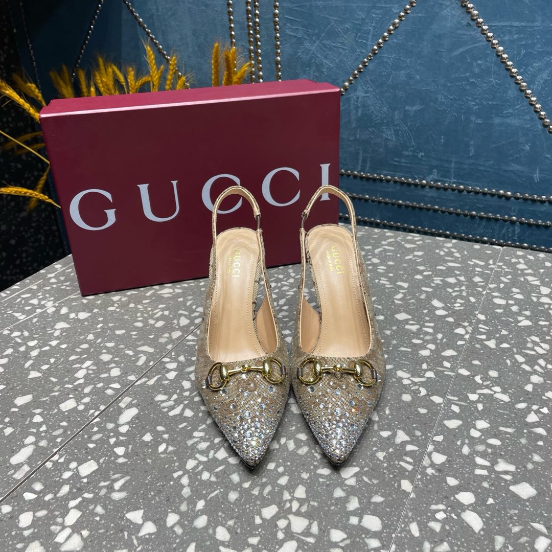 NO:171394,Gucci series high heel women's shoes [celebration] [celebration] [celebration] The original version 11 is developed, carefully modified shoe lasts, leather/special materials are developed according to the original version. The fasteners are so delicate that they are impeccable!  ① Cowhide upper / brand letter brand letter fabric / iron diamond ② Inner sheepskin ③ Outsole genuine leather outsole ④ Heel height: 10cm ⑤ Size number - 42 (40.41 42 customized) ⑥ The latest red packaging of the packaging counter ⑦ Price cowhide letter material / diamond style, sandals, gucci, gucci, sandals, cowhide, sheepskin, Leather soles19860909Gucci 古驰系列高跟女鞋[庆祝][庆祝][庆祝] 原版11开发,精心调制的鞋楦,皮料/特殊材料按原版开发.扣件细腻到无可挑剔！ ①鞋面牛皮/压品牌字母品牌字母布料/烫钻 ②内里羊皮 ③大底真皮大底 ④跟高:10cm ⑤码数-42（40.41 42订做） ⑥包装专柜最新红色包装 ⑦价格字母牛皮 字母材料/钻款,凉鞋,gucci,gucci,sandals,cowhide,sheepskin,Leather soles,Women's Shoes
