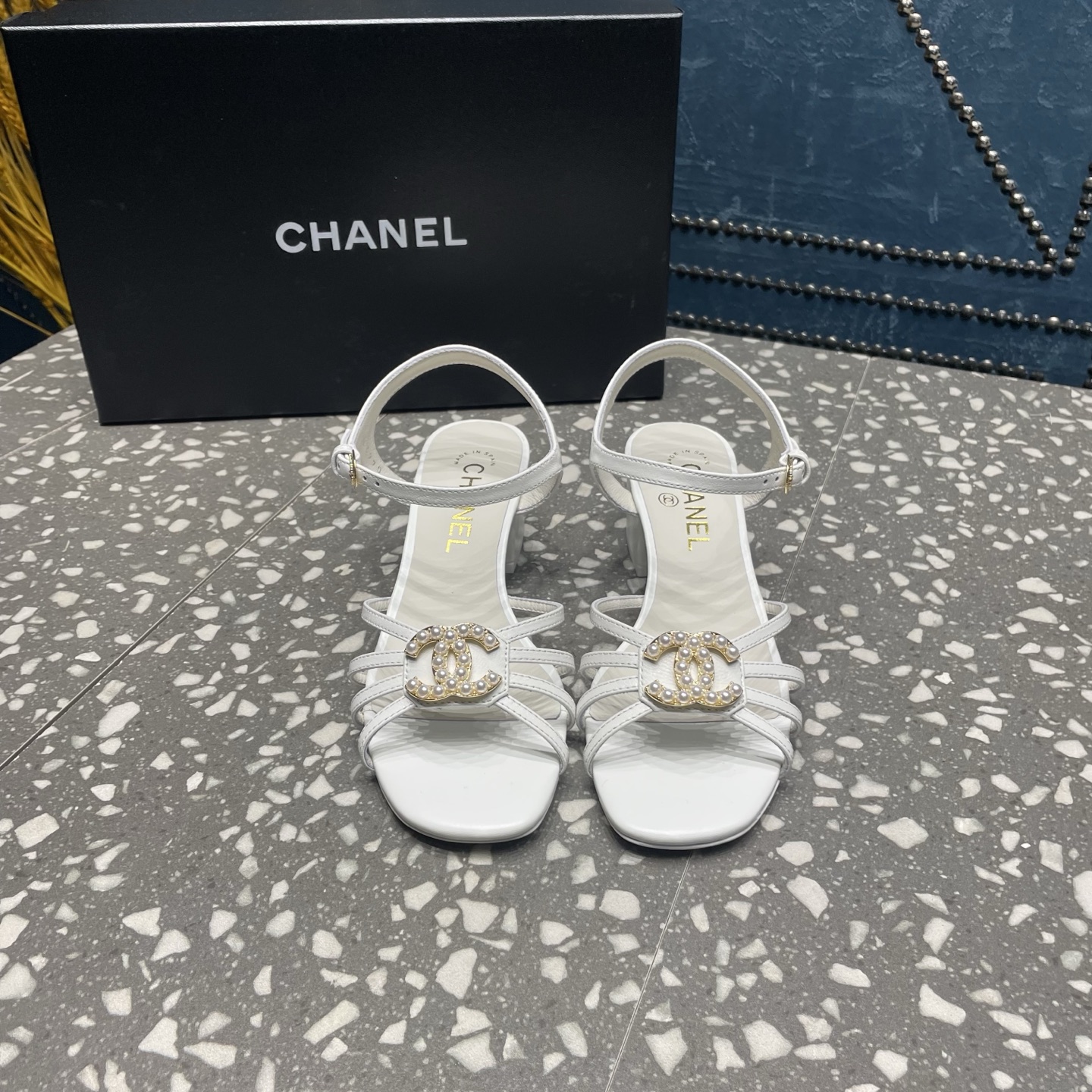 NO:252234,Chane's new cowhide fabric genuine leather sole size 35-42, sandals, chanel, sandals, cowhide, Leather soles19860909Chane*小香新款 牛皮面料 真皮大底 35-42码数,凉鞋,chanel,sandals,cowhide,Leather soles,Women's Shoes