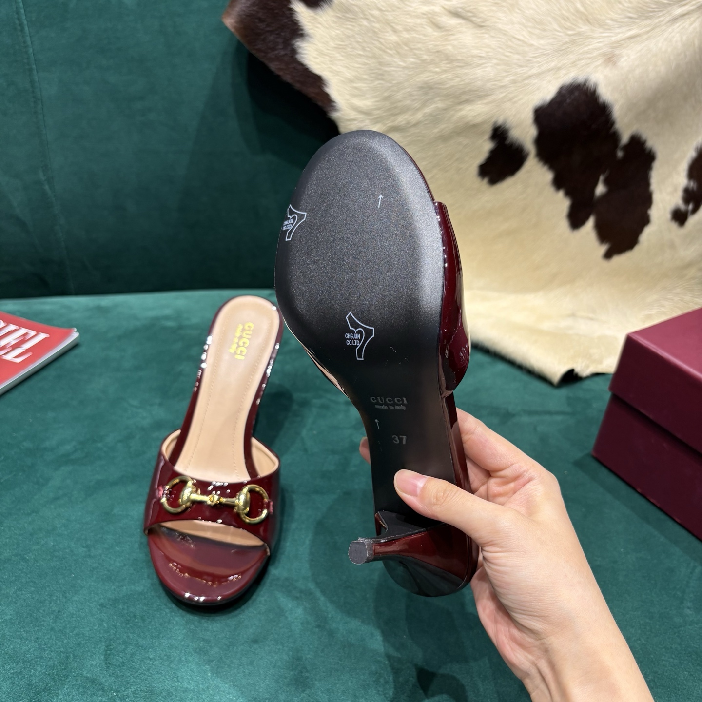 Gucci Style Red Leather Women's Shoes style reference detail image 7 from source 784645