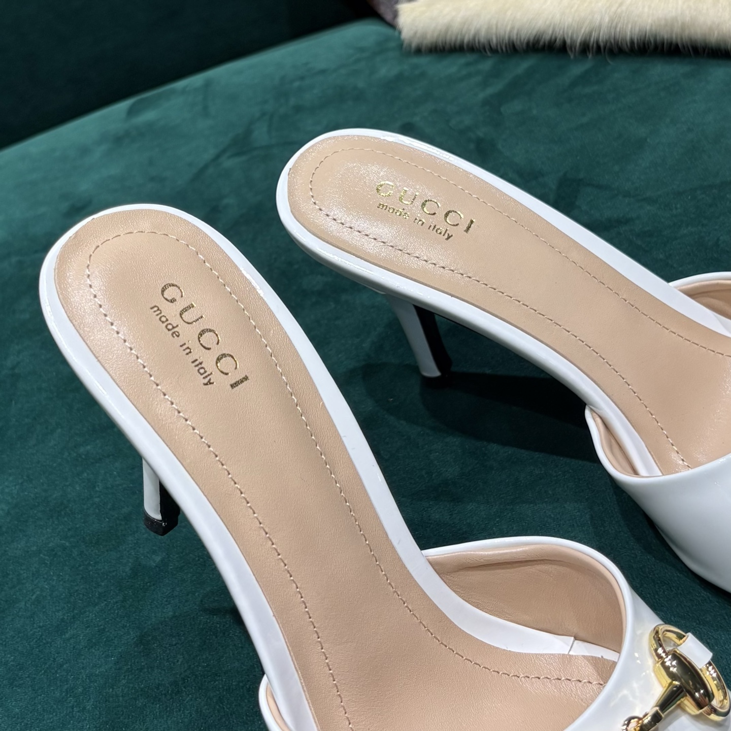 Gucci Style Red Leather Women's Shoes style reference detail image 6 from source 784646