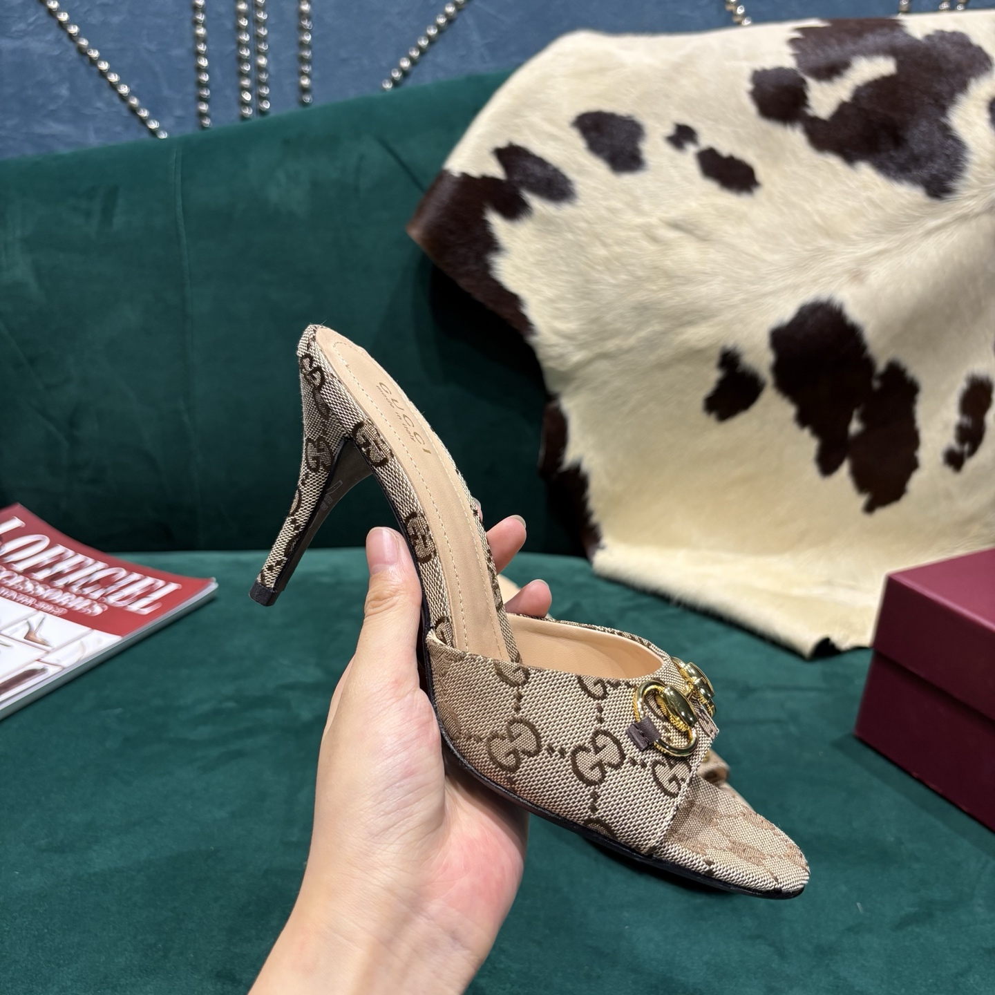 Gucci Style Red Leather Women's Shoes style reference detail image 8 from source 784648