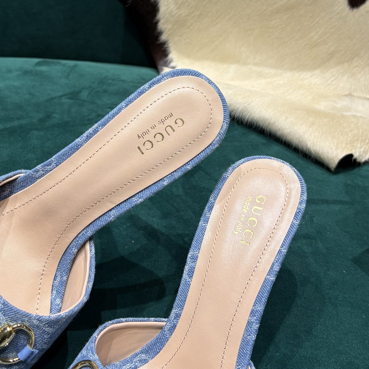 Gucci Style Red Leather Women's Shoes style reference detail image 6 from source 784649