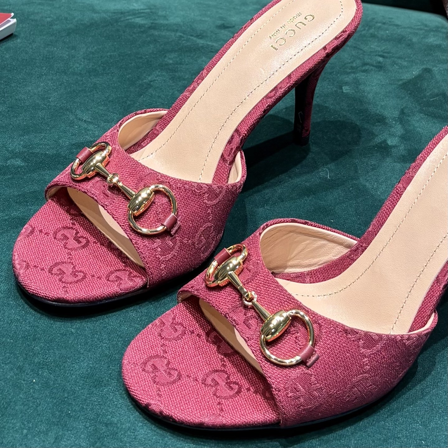 Gucci Style Red Leather Women's Shoes style reference detail image 5 from source 784650