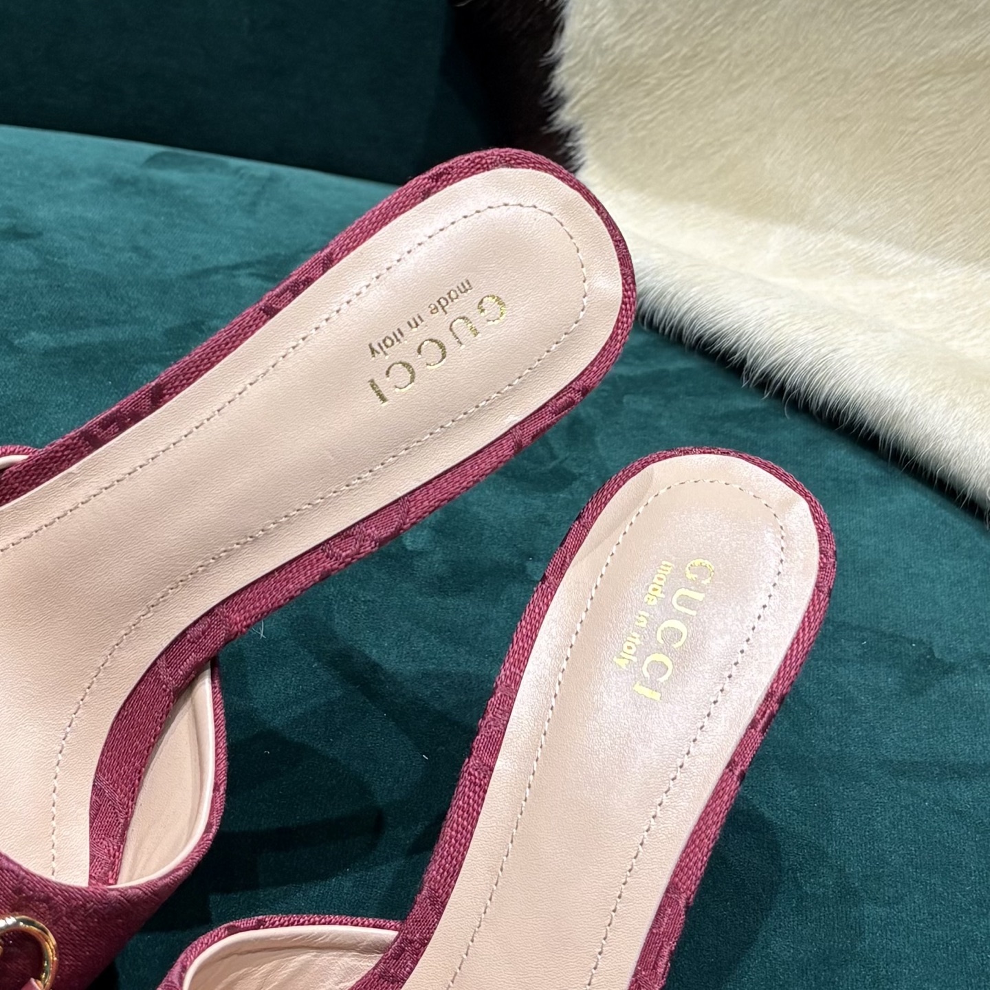 Gucci Style Red Leather Women's Shoes style reference detail image 6 from source 784650