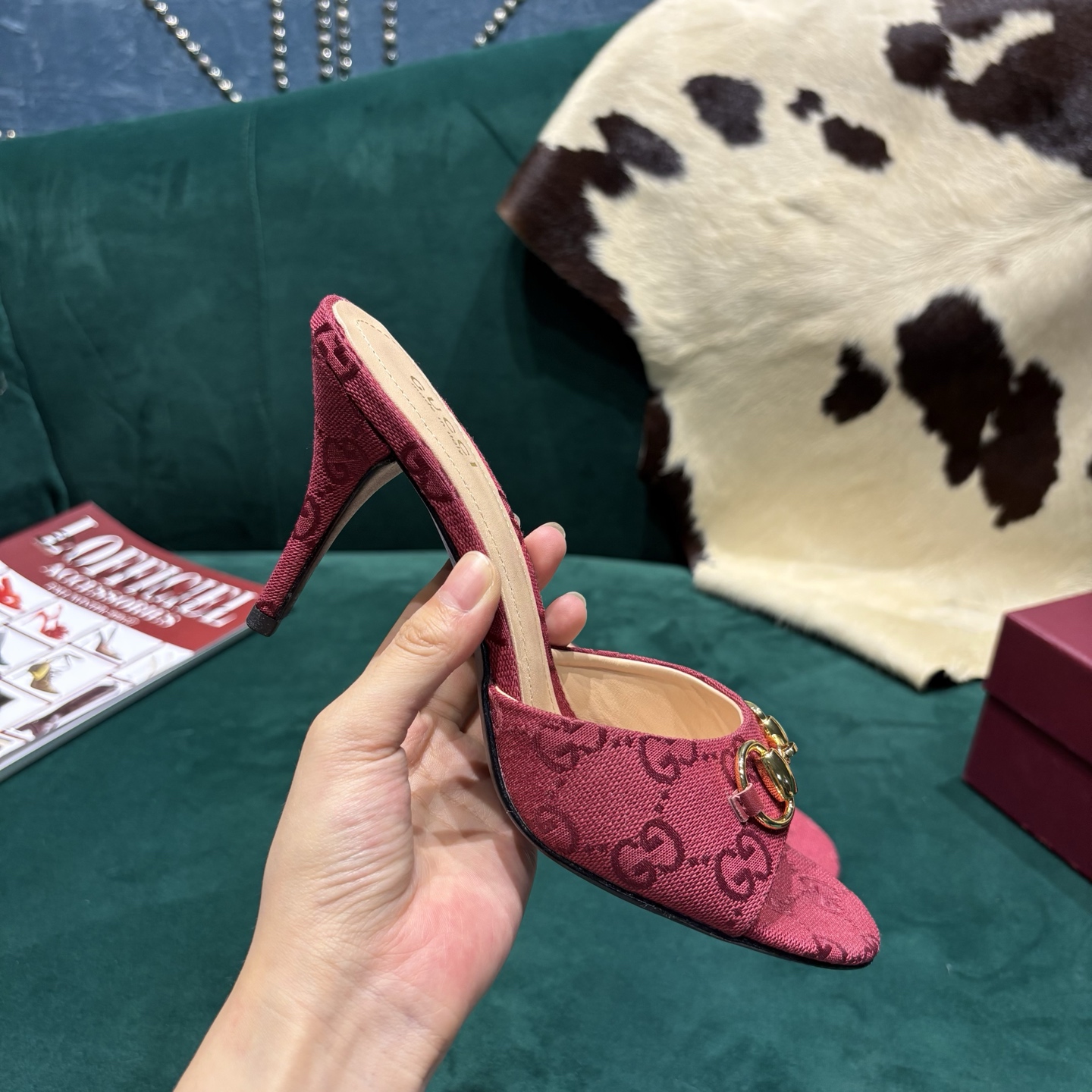 Gucci Style Red Leather Women's Shoes style reference detail image 8 from source 784650