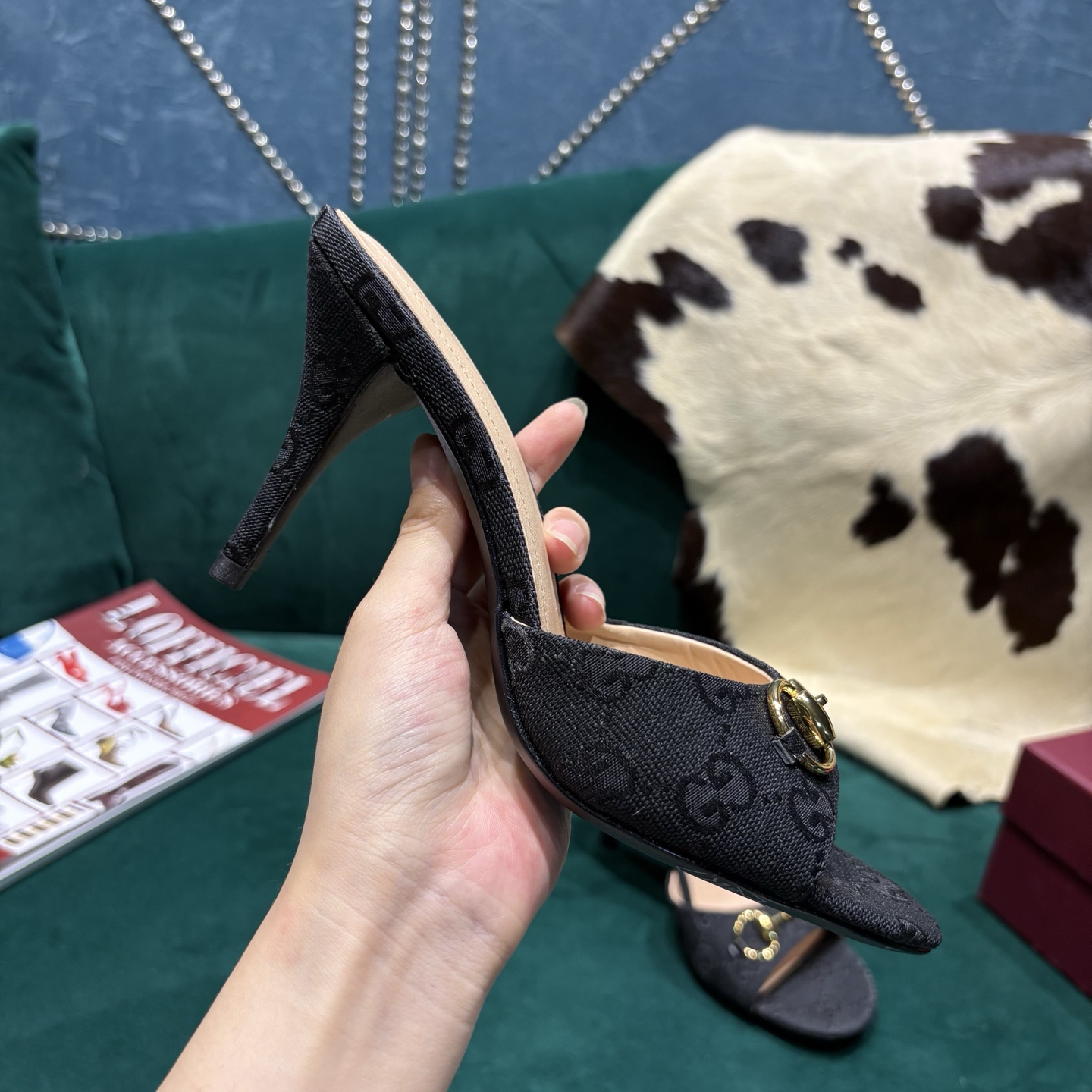 Gucci Style Red Leather Women's Shoes style reference detail image 8 from source 784651