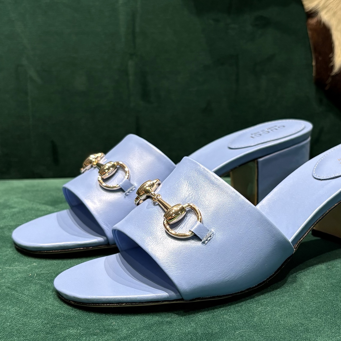 Gucci Style Red Leather Women's Shoes style reference detail image 5 from source 784653