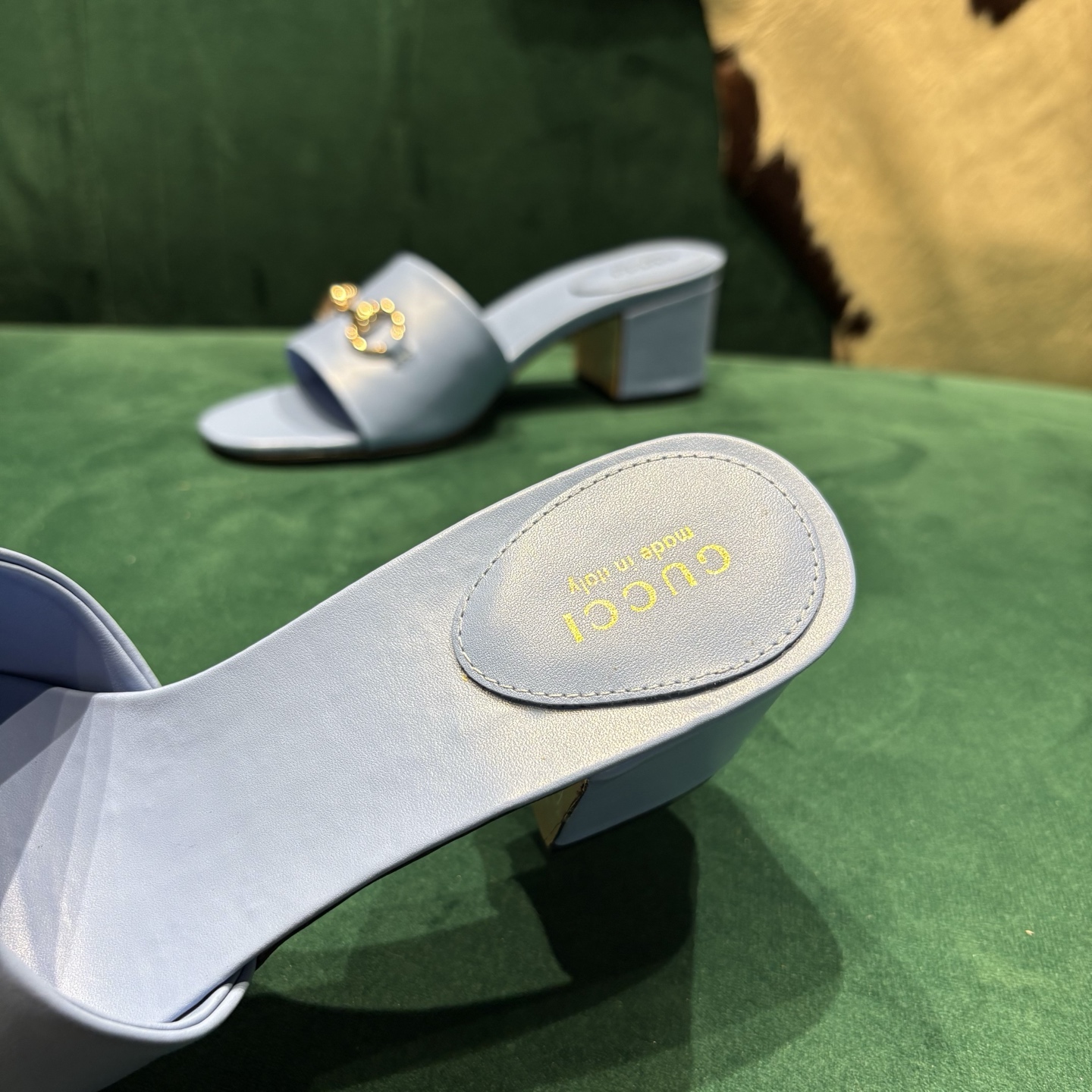 Gucci Style Red Leather Women's Shoes style reference detail image 6 from source 784653