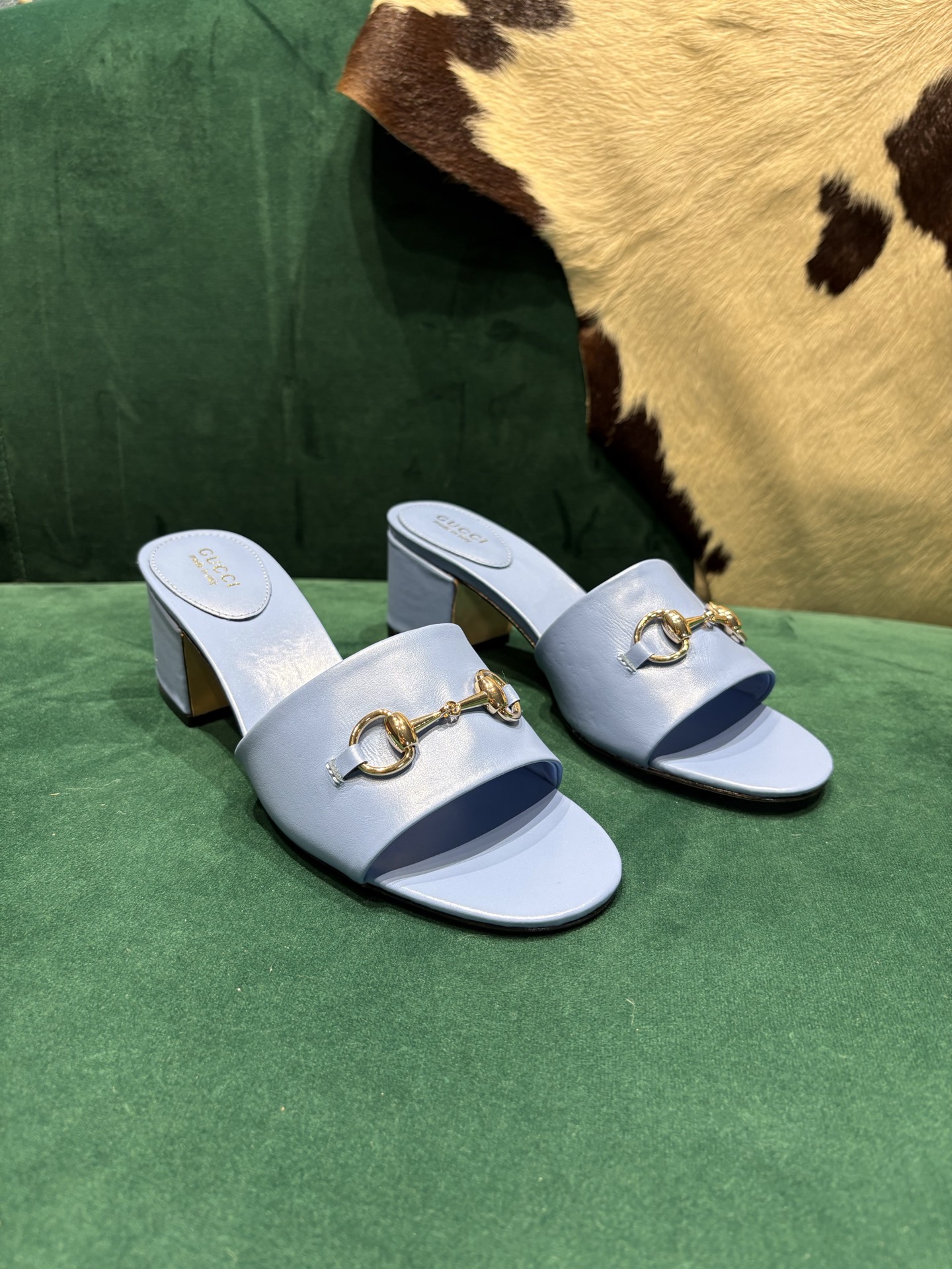 Gucci Style Red Leather Women's Shoes style reference detail image 2 from source 784653