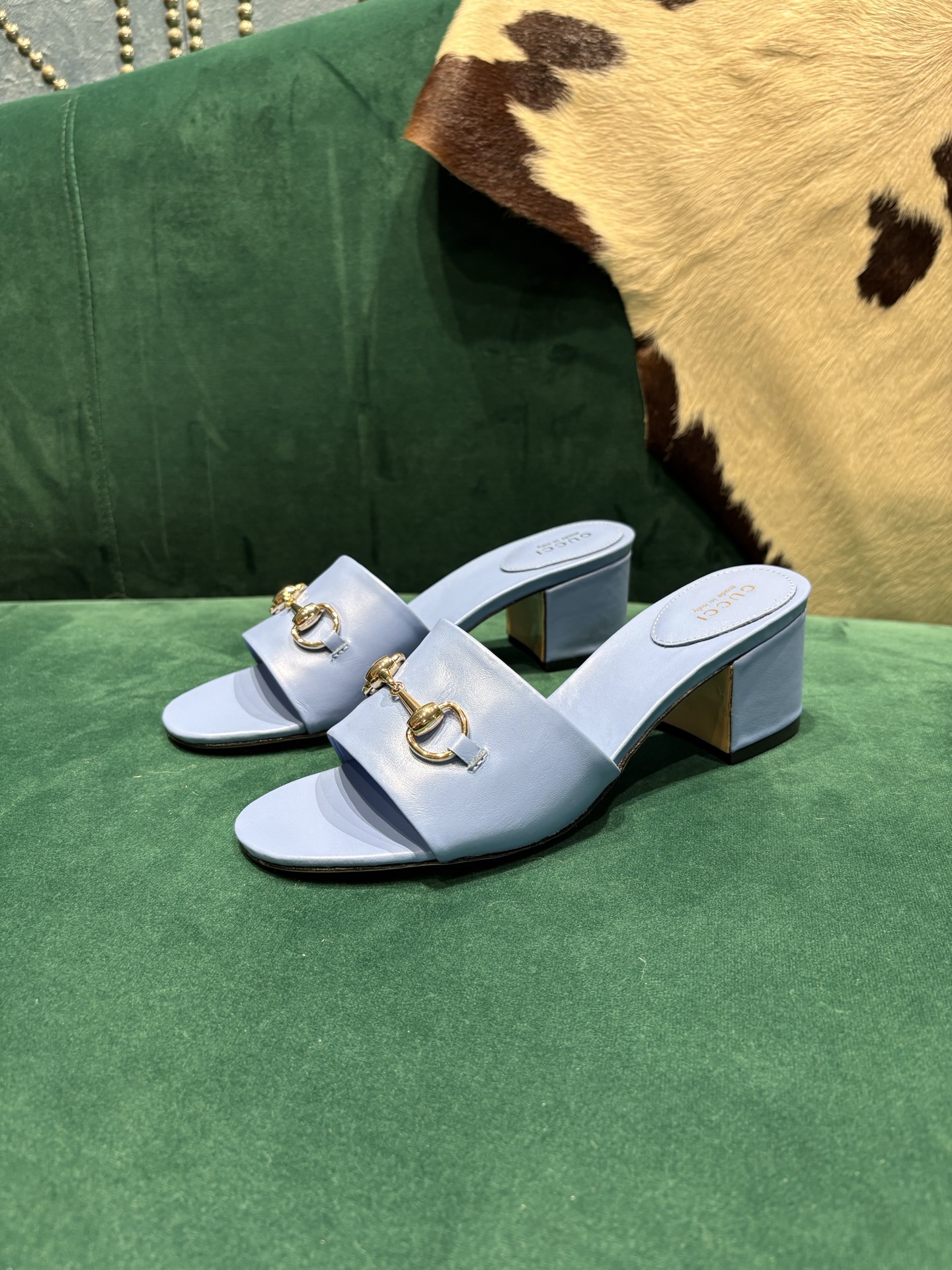 Gucci Style Red Leather Women's Shoes style reference detail image 3 from source 784653