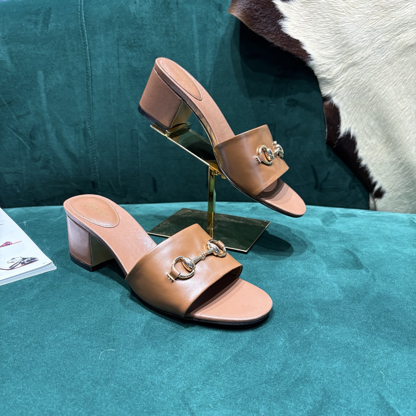 Gucci Style Red Leather Women's Shoes style reference detail image 9 from source 784654
