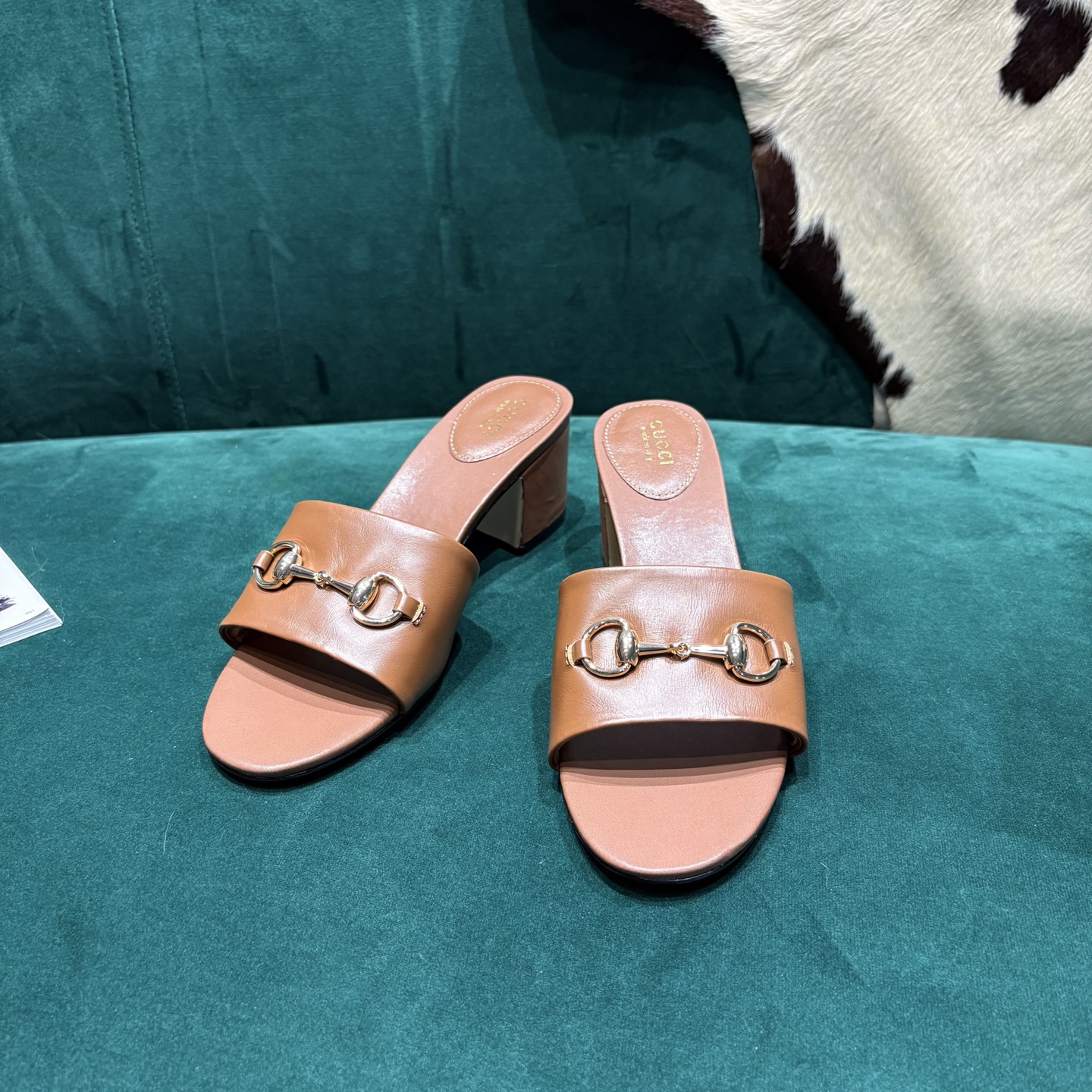 Gucci Style Red Leather Women's Shoes style reference detail image 1 from source 784654