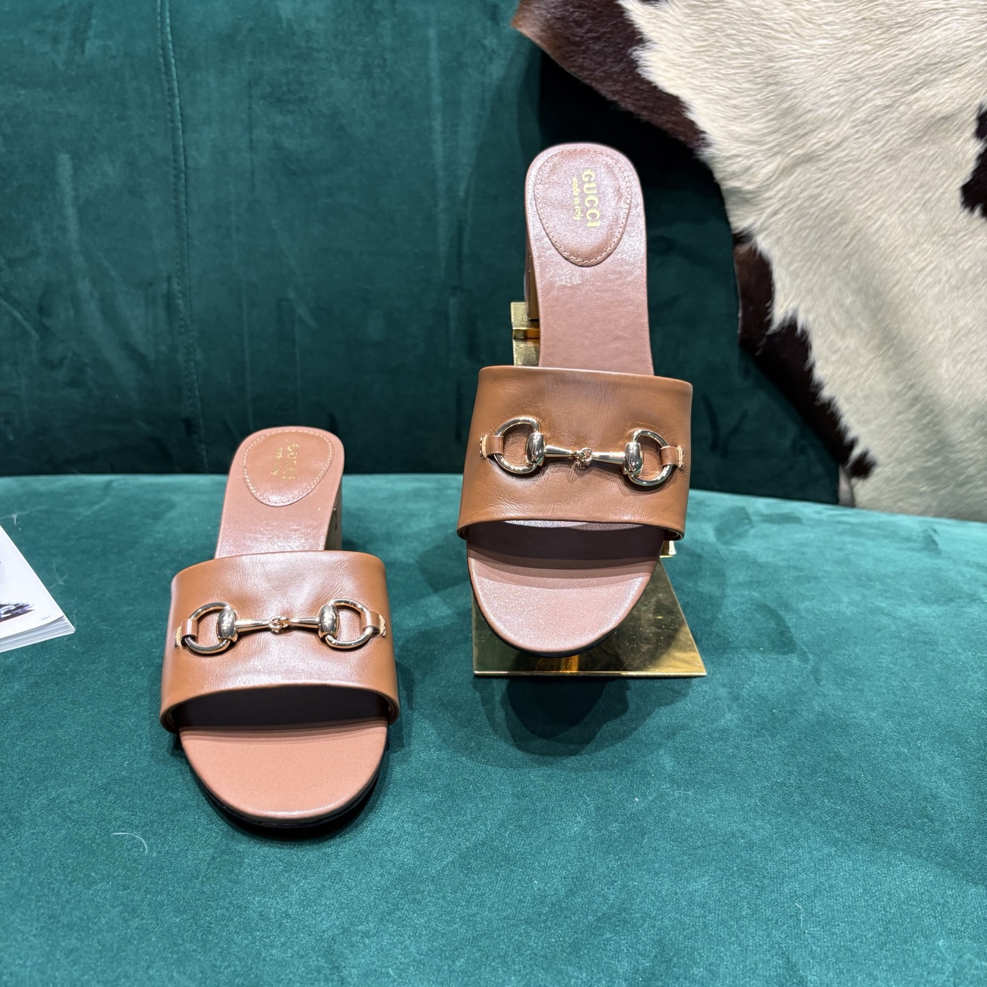 Gucci Style Red Leather Women's Shoes style reference detail image 7 from source 784654