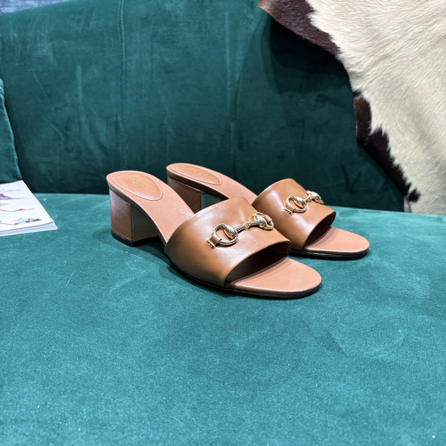 Gucci Style Red Leather Women's Shoes style reference detail image 2 from source 784654