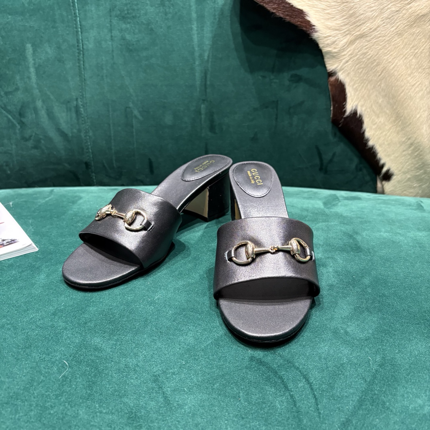 Gucci Style Red Leather Women's Shoes style reference detail image 1 from source 784655