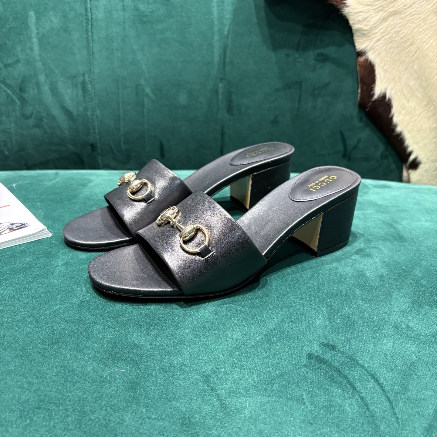 Gucci Style Red Leather Women's Shoes style reference detail image 3 from source 784655