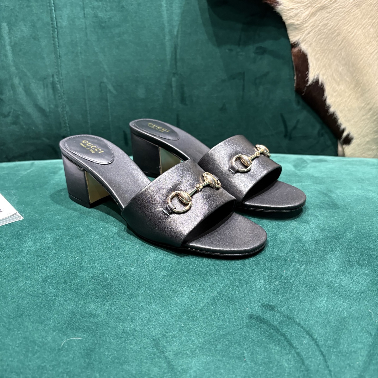 Gucci Style Red Leather Women's Shoes style reference detail image 2 from source 784655