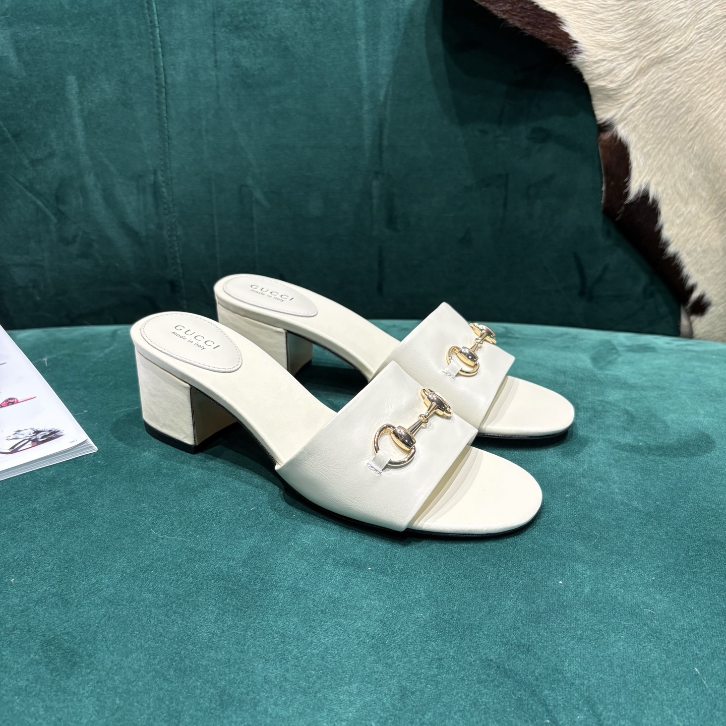 Gucci Style Red Leather Women's Shoes style reference detail image 2 from source 784656