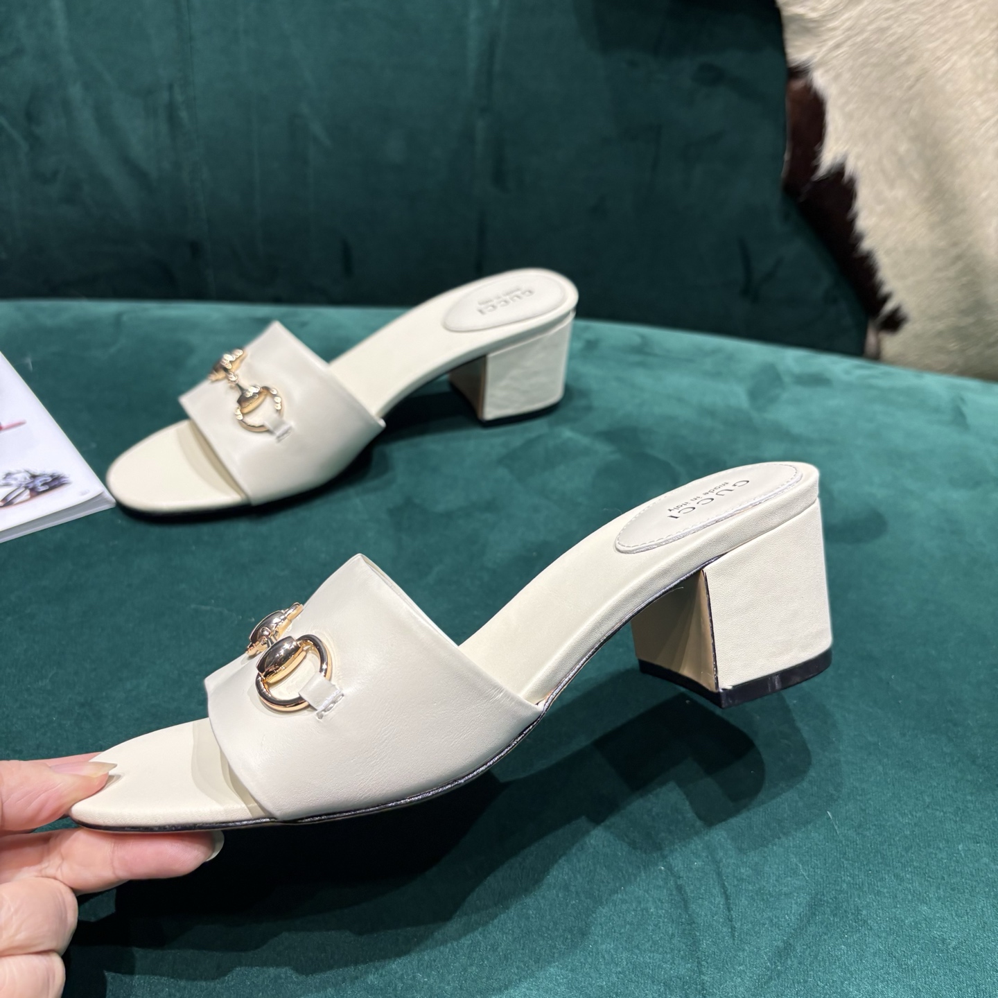 Gucci Style Red Leather Women's Shoes style reference detail image 4 from source 784656