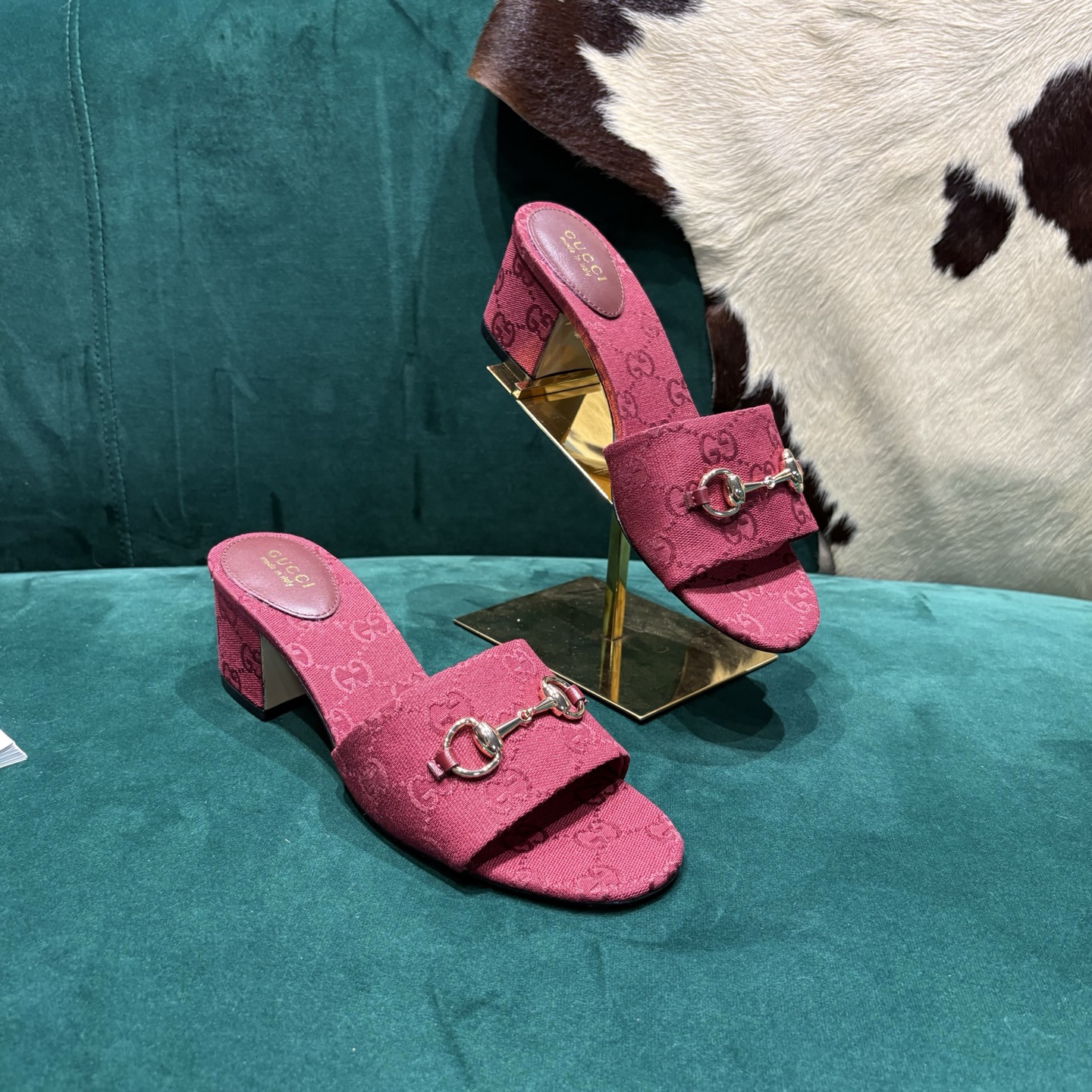 Gucci Style Red Leather Women's Shoes style reference detail image 9 from source 784658