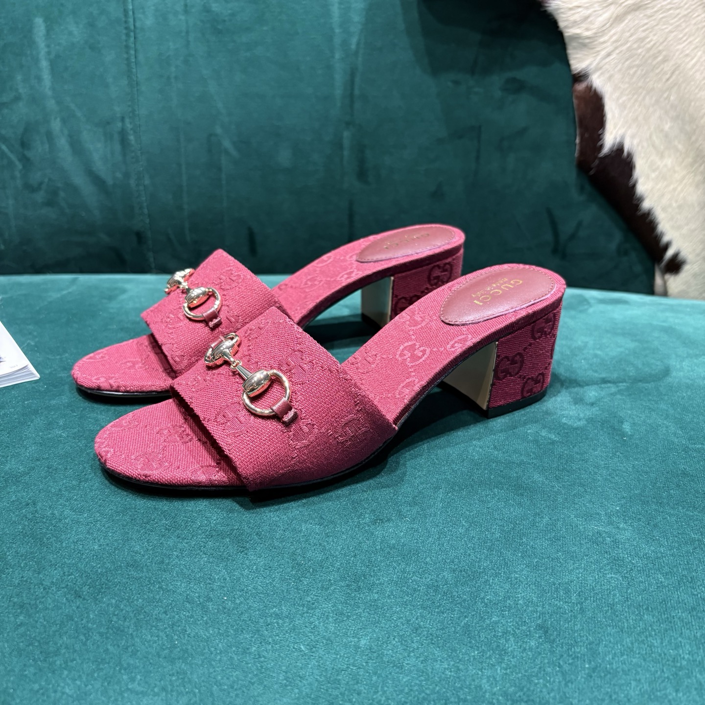 Gucci Style Red Leather Women's Shoes style reference detail image 3 from source 784658