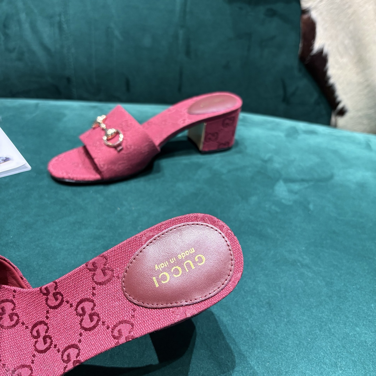 Gucci Style Red Leather Women's Shoes style reference detail image 5 from source 784658