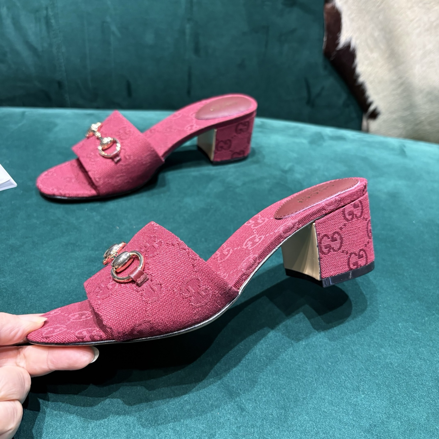 Gucci Style Red Leather Women's Shoes style reference detail image 4 from source 784658