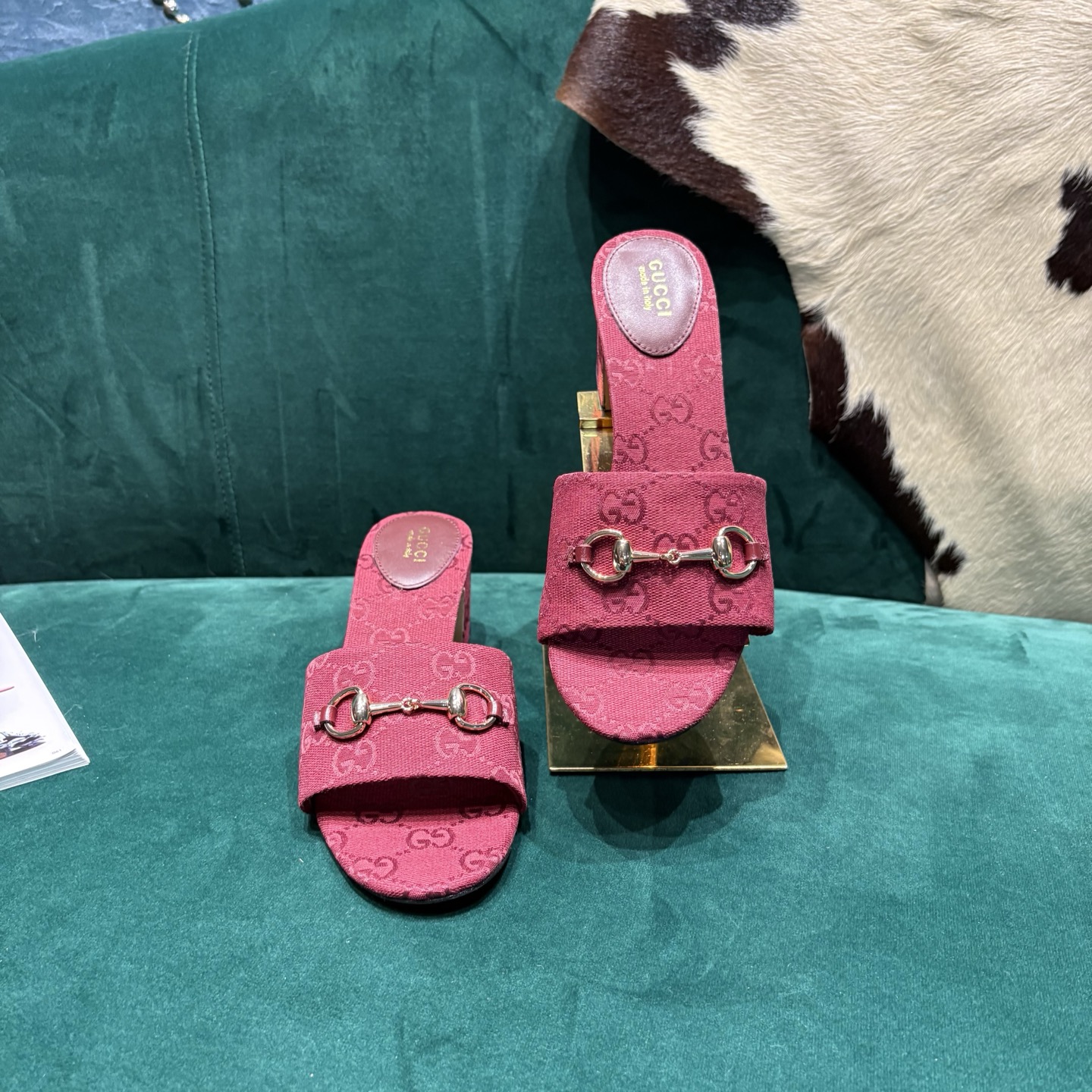 Gucci Style Red Leather Women's Shoes style reference detail image 8 from source 784658