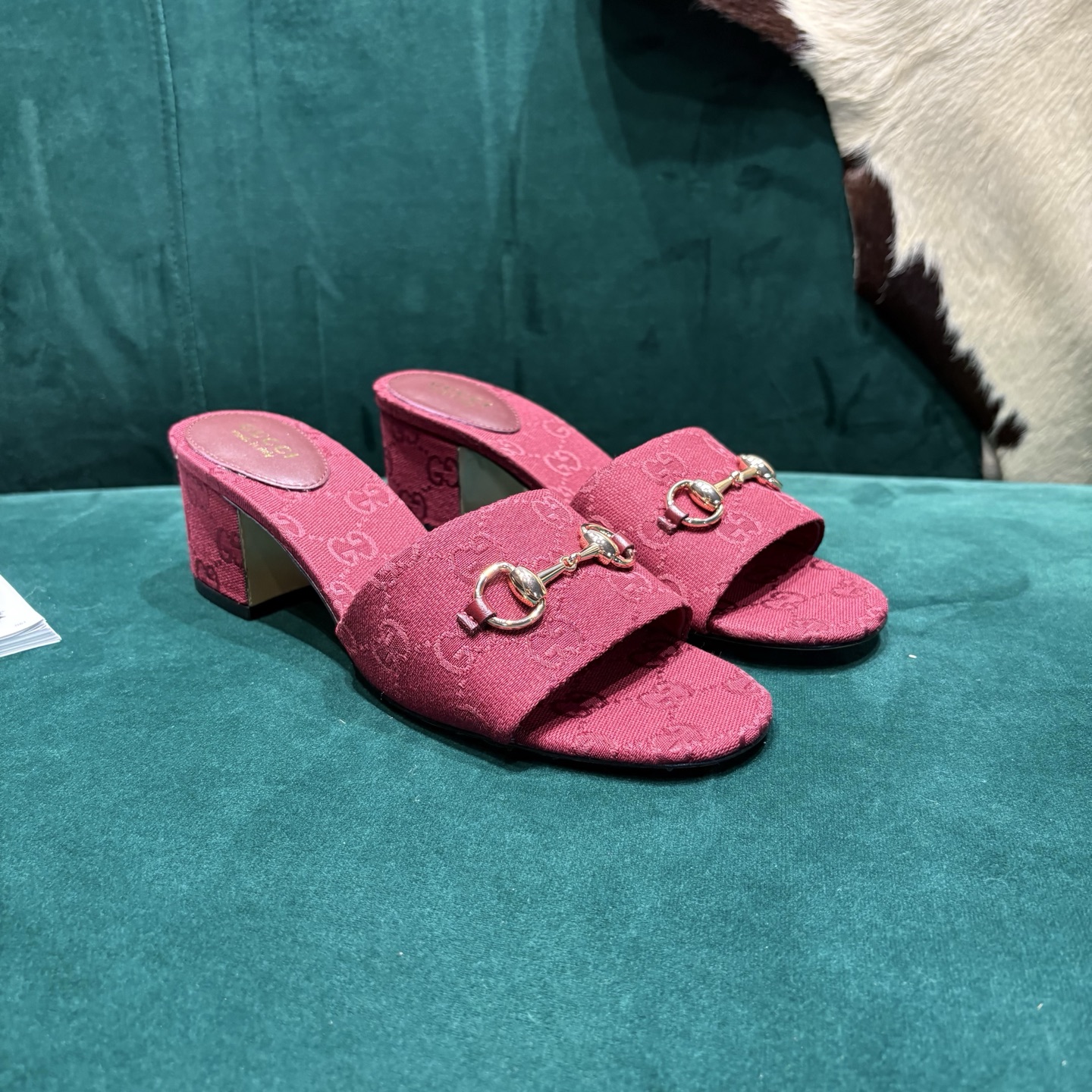 Gucci Style Red Leather Women's Shoes style reference detail image 2 from source 784658
