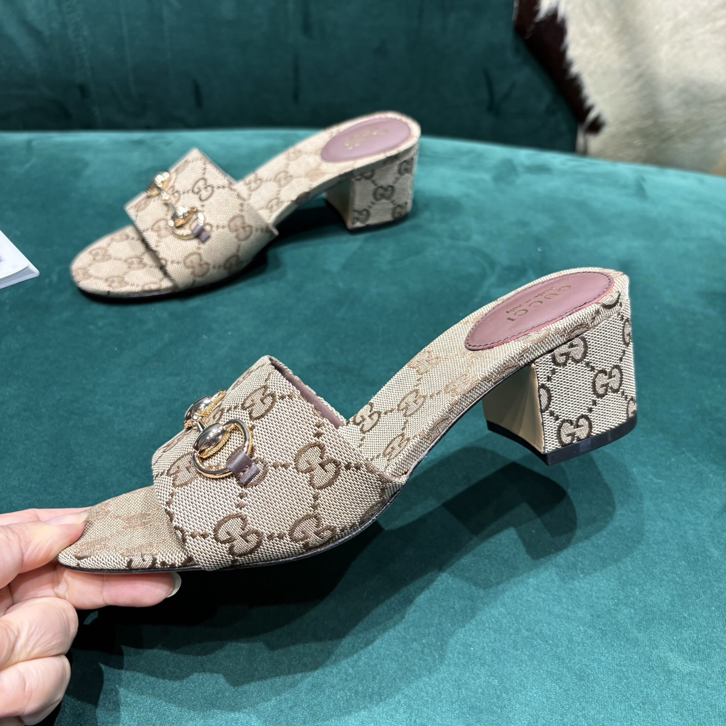 Gucci Style Red Leather Women's Shoes style reference detail image 4 from source 784659