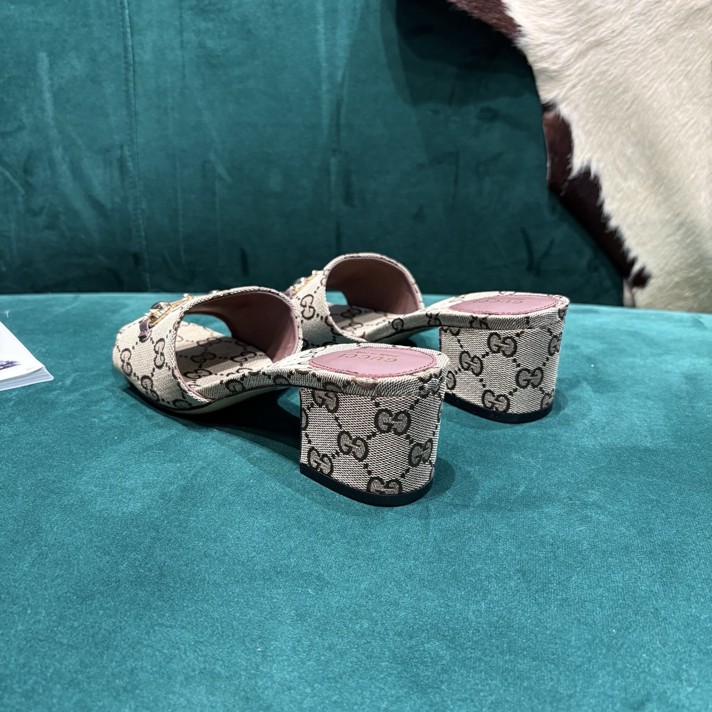 Gucci Style Red Leather Women's Shoes style reference detail image 7 from source 784659