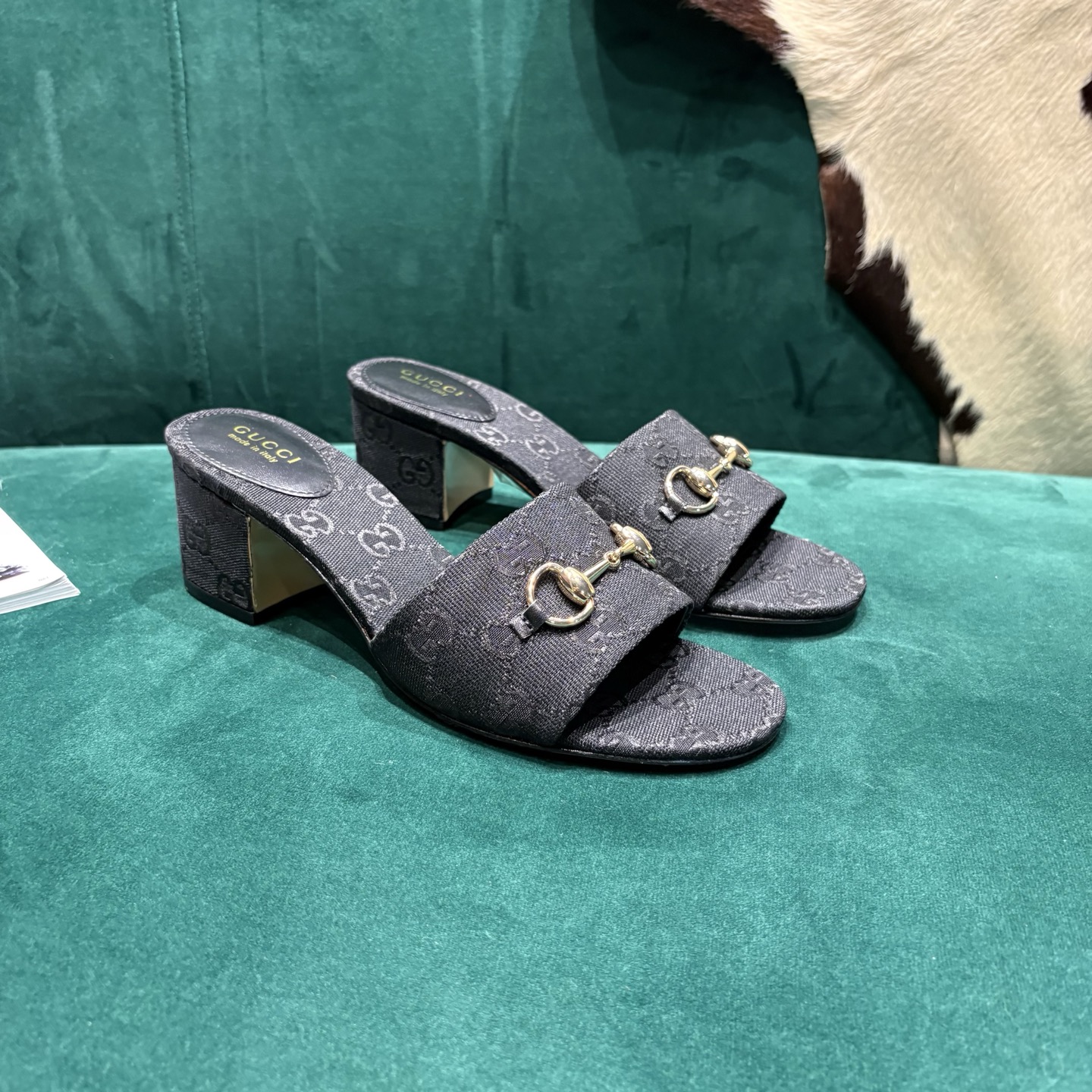 Gucci Style Red Leather Women's Shoes style reference detail image 2 from source 784660