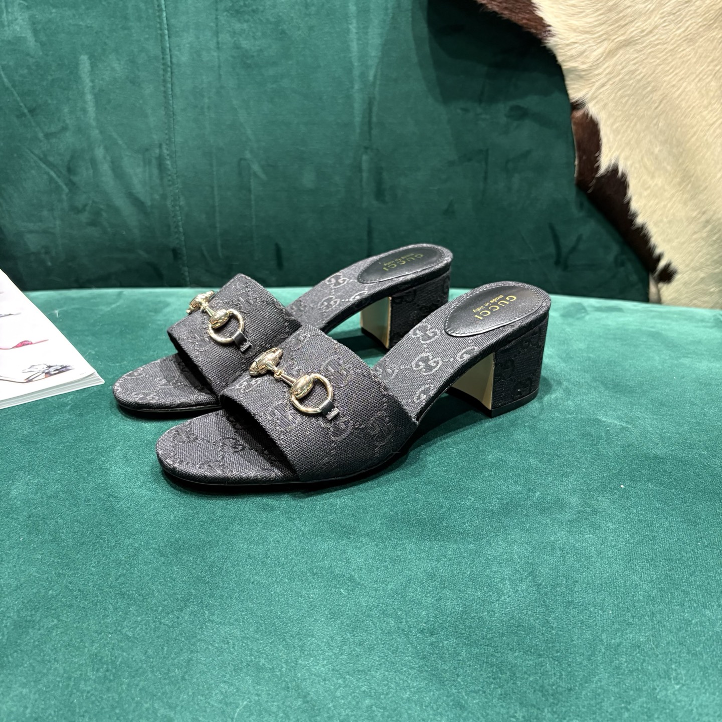 Gucci Style Red Leather Women's Shoes style reference detail image 3 from source 784660