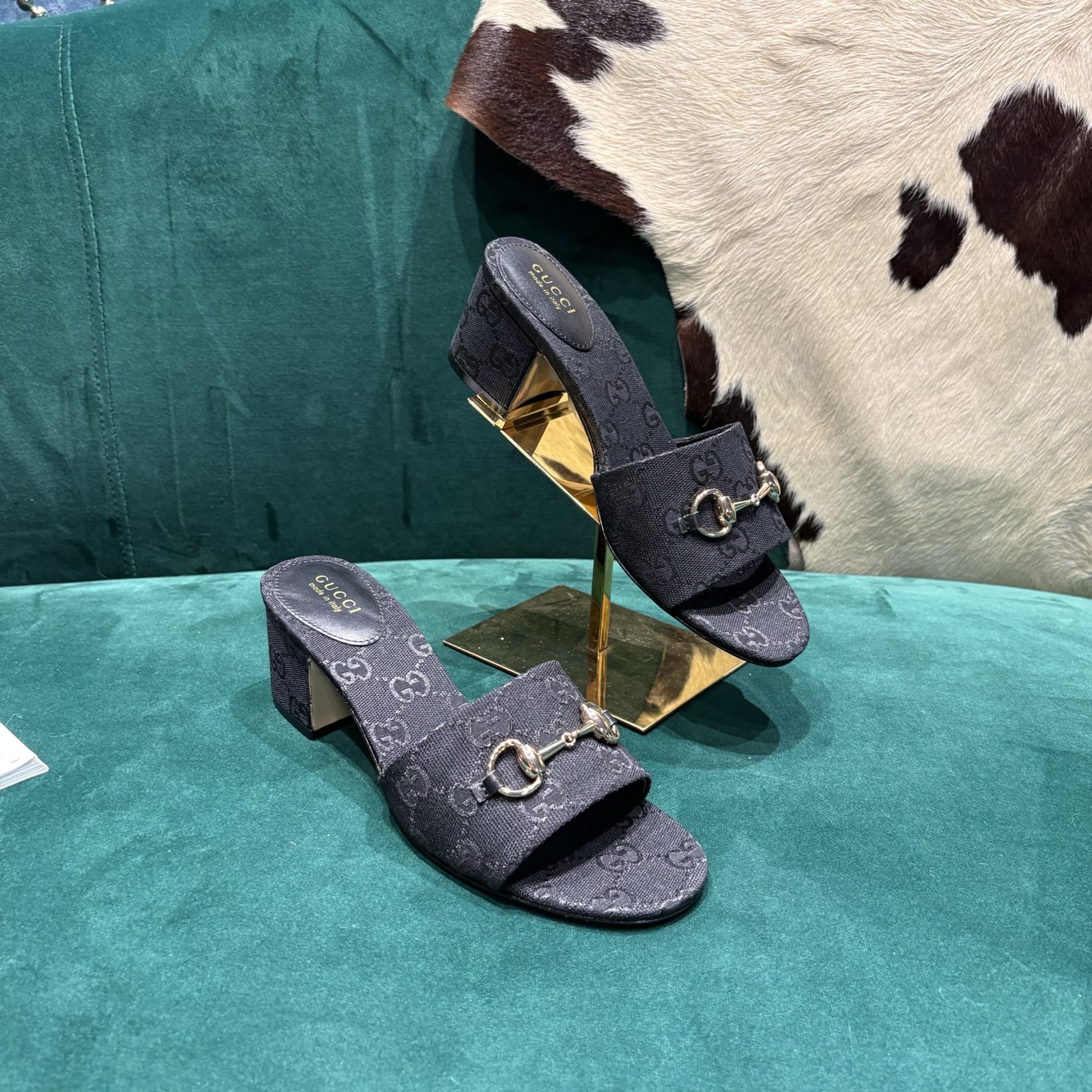 Gucci Style Red Leather Women's Shoes style reference detail image 9 from source 784660