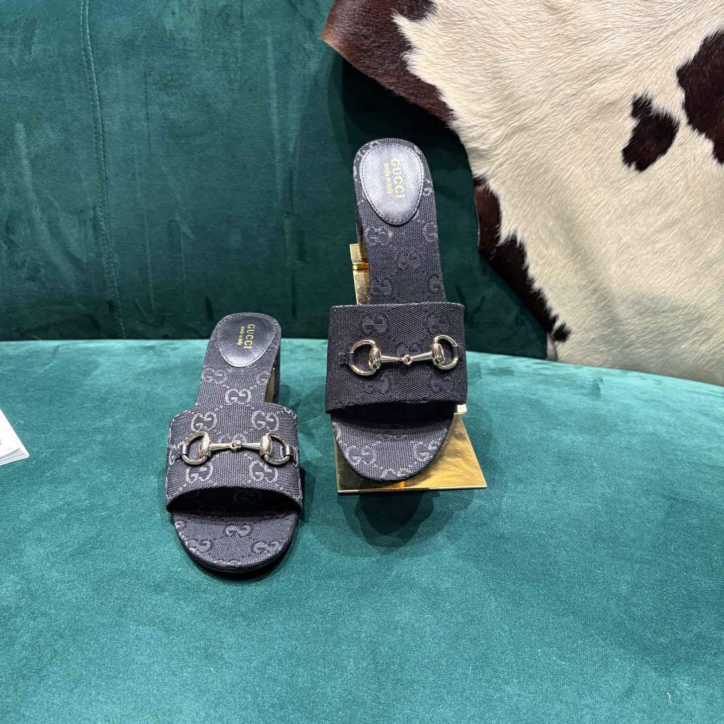Gucci Style Red Leather Women's Shoes style reference detail image 8 from source 784660