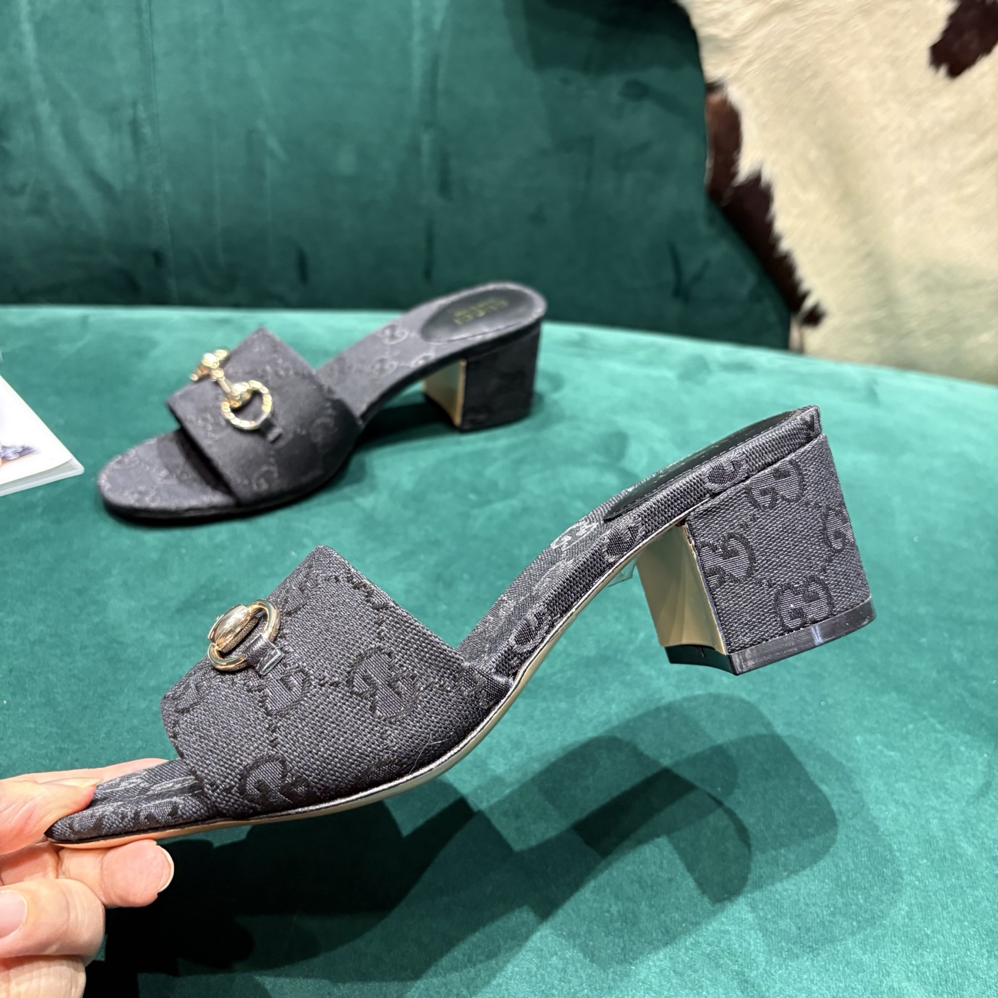 Gucci Style Red Leather Women's Shoes style reference detail image 4 from source 784660