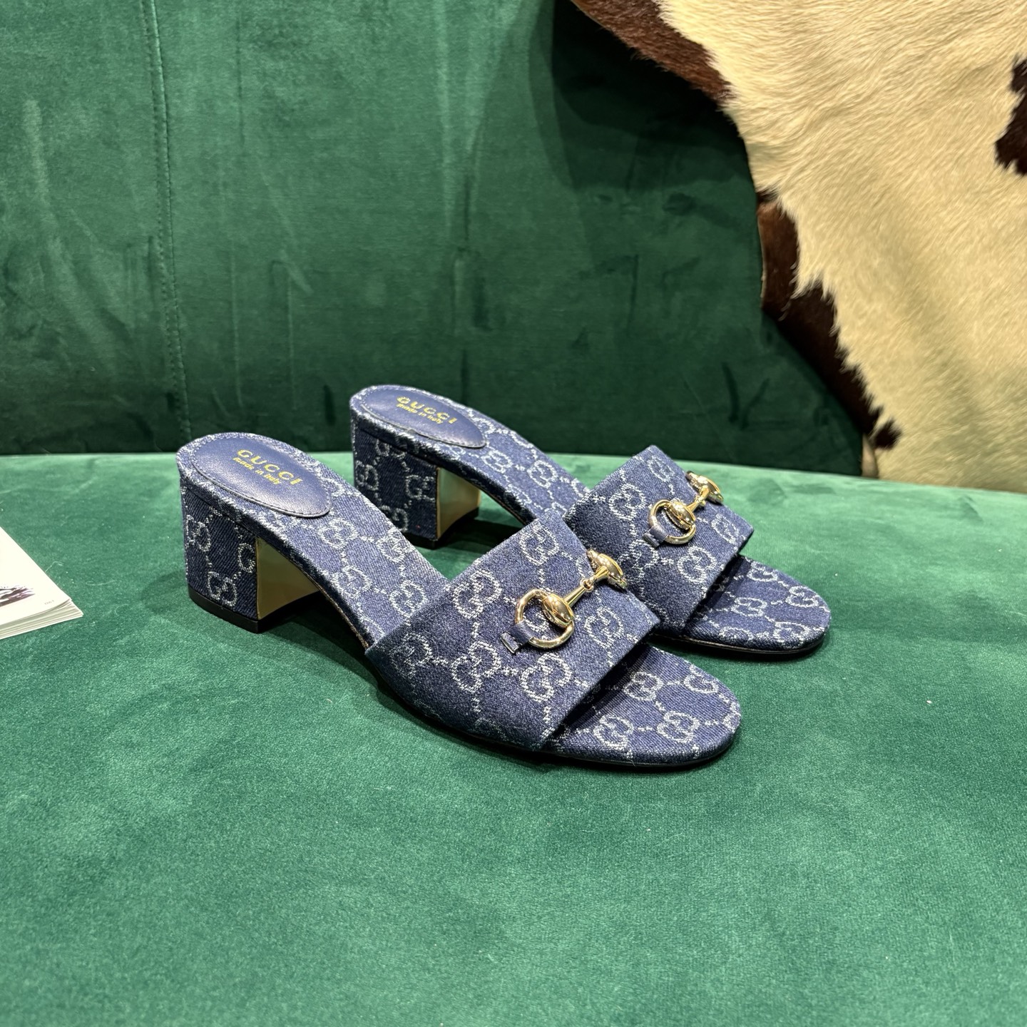 Gucci Style Red Leather Women's Shoes style reference detail image 2 from source 784661