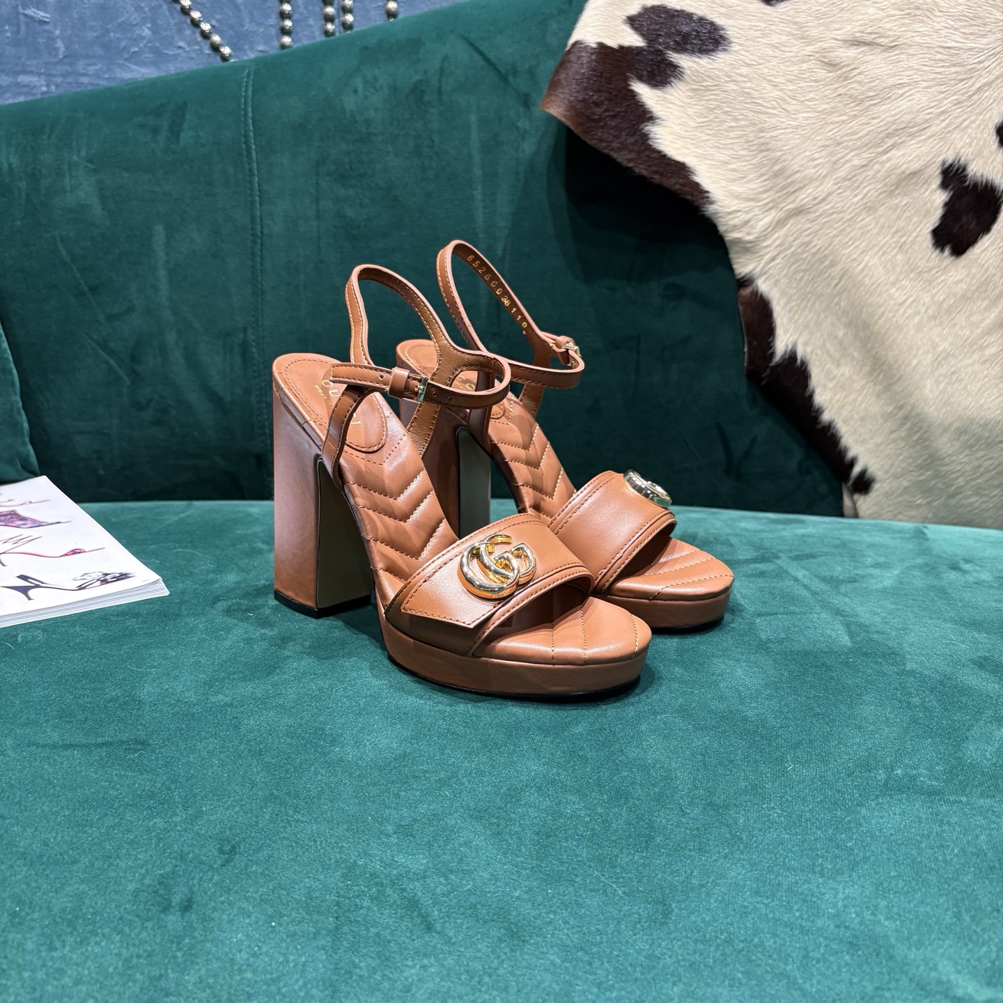 Gucci Style Red Leather Women's Shoes style reference detail image 2 from source 784662