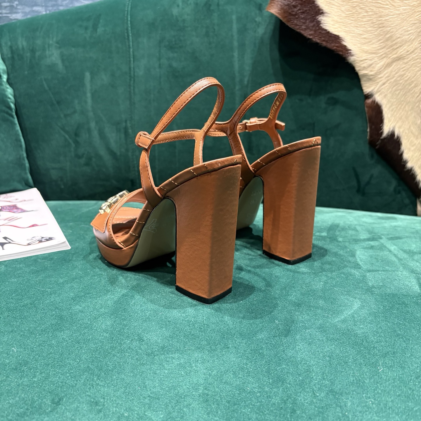 Gucci Style Red Leather Women's Shoes style reference detail image 7 from source 784662