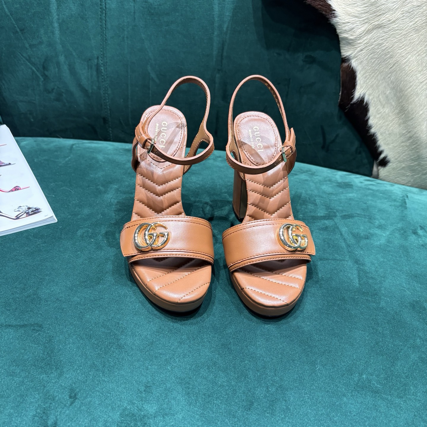 Gucci Style Red Leather Women's Shoes style reference detail image 1 from source 784662